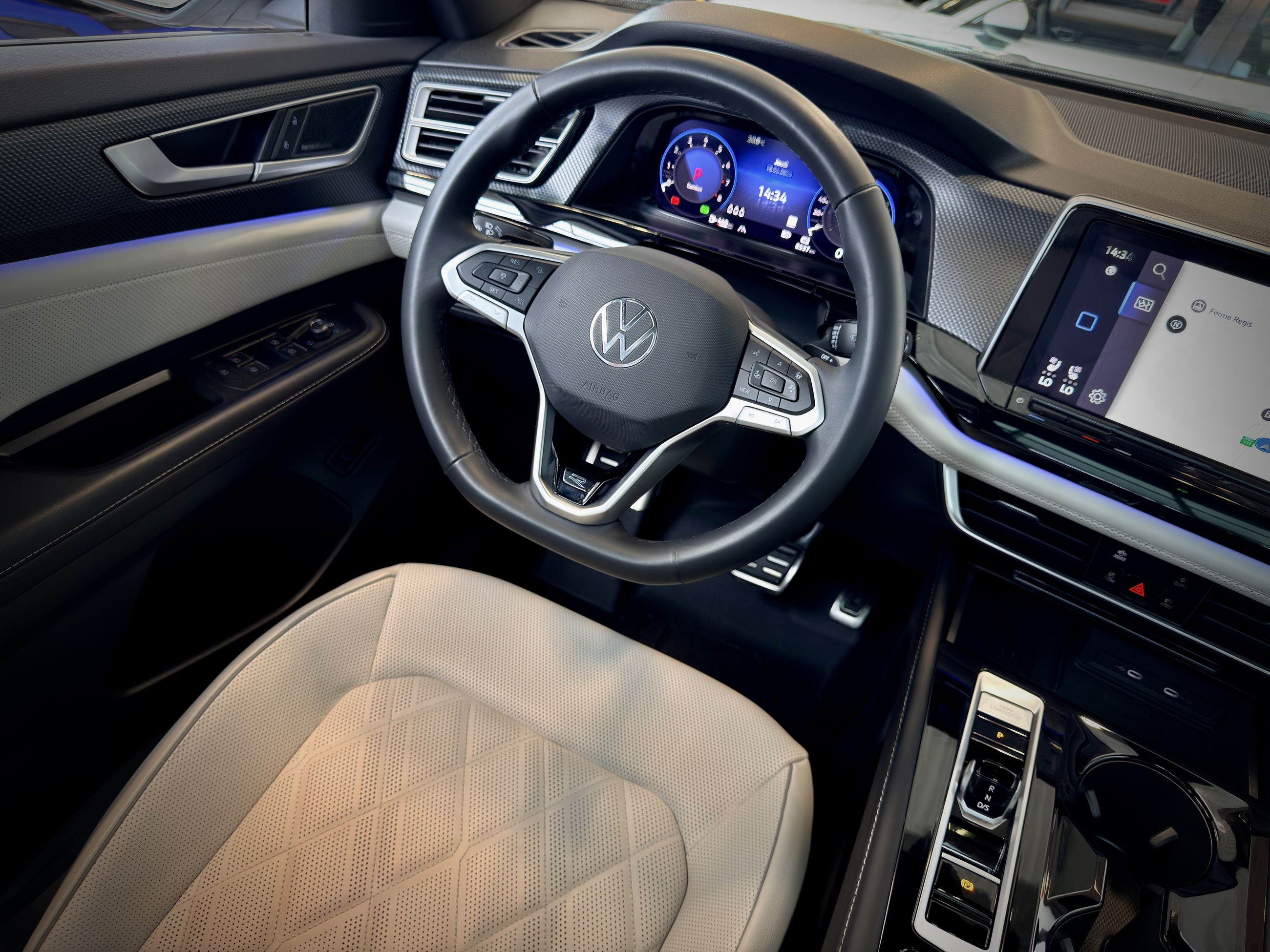 2026 Volkswagen Atlas Cross Sport Execline-23