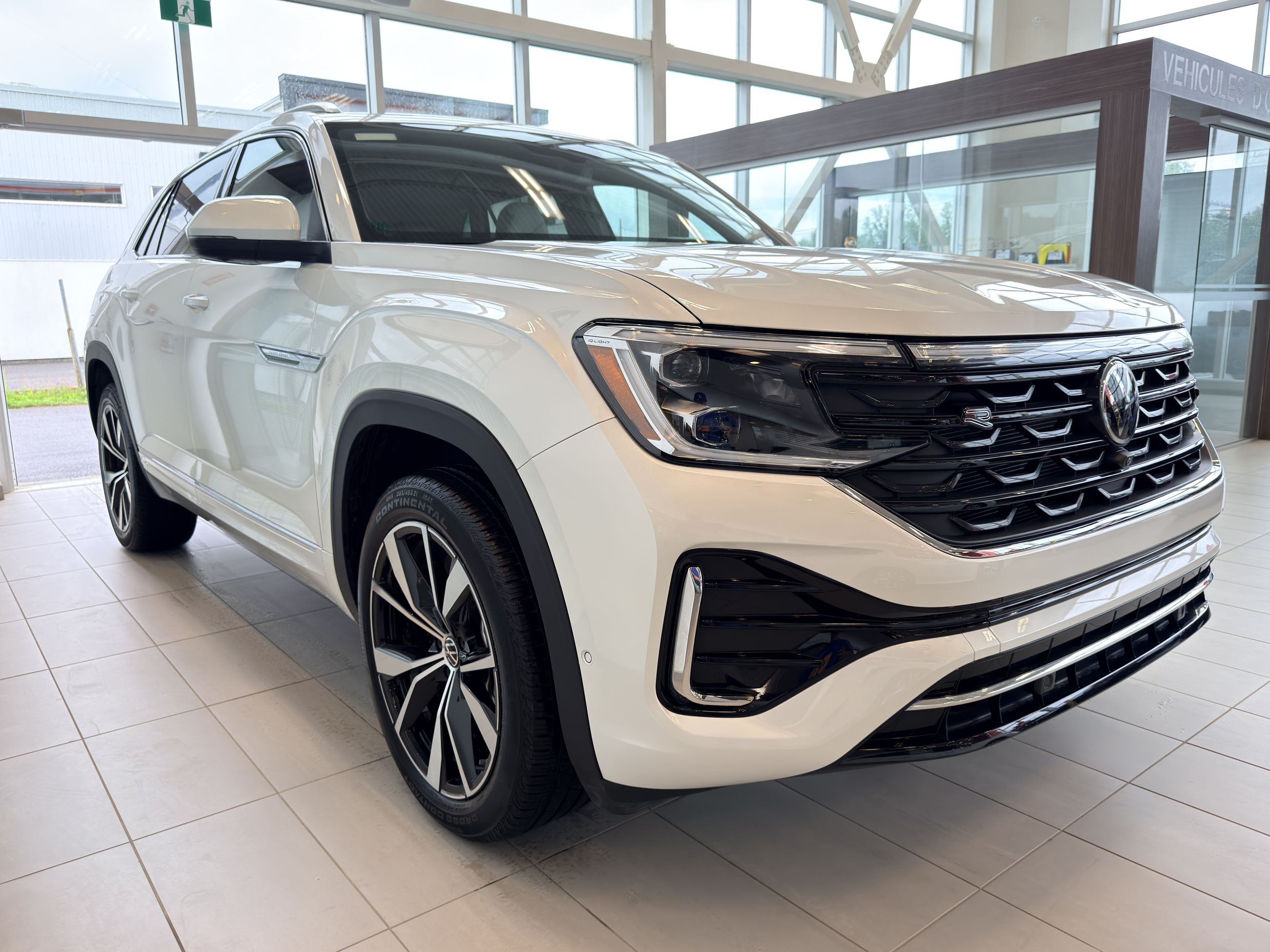 2026 Volkswagen Atlas Cross Sport Execline-8