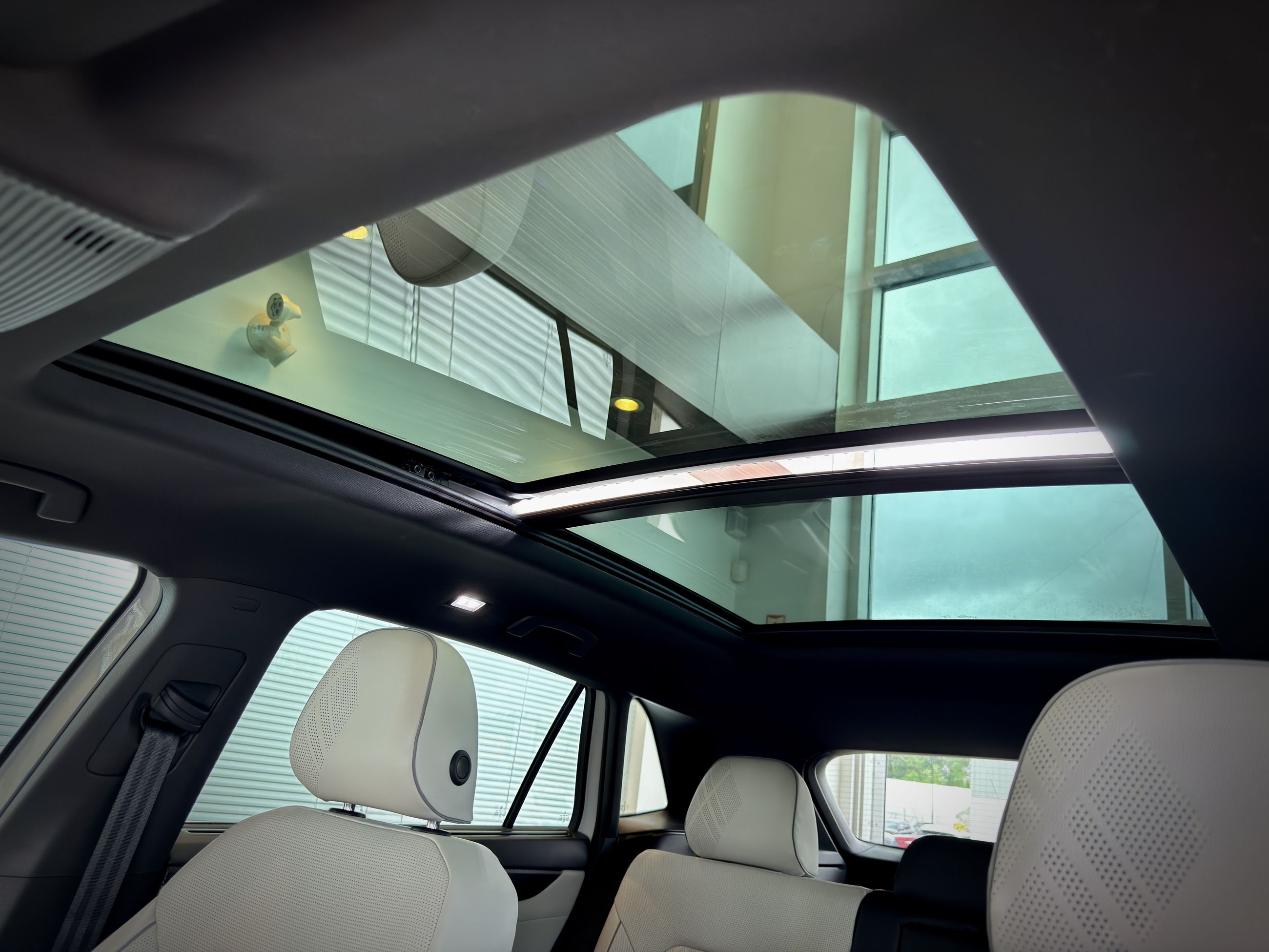 2026 Volkswagen Atlas Cross Sport Execline-19