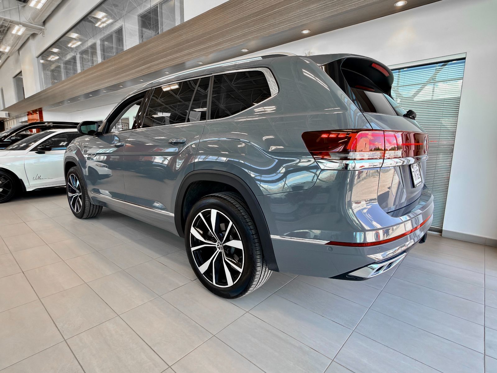 Photo 2026 Volkswagen Atlas Execline #8