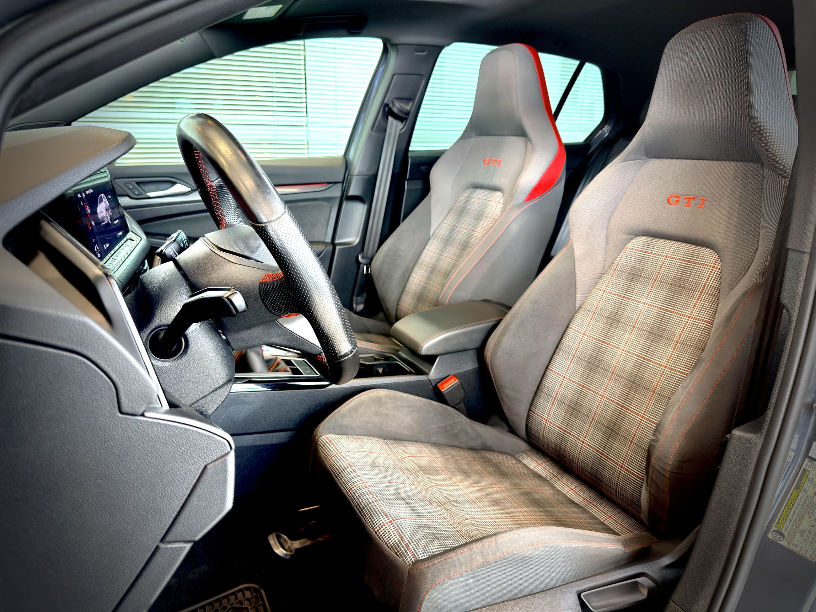 Volkswagen Golf GTI 380 Autobahn 2024-17