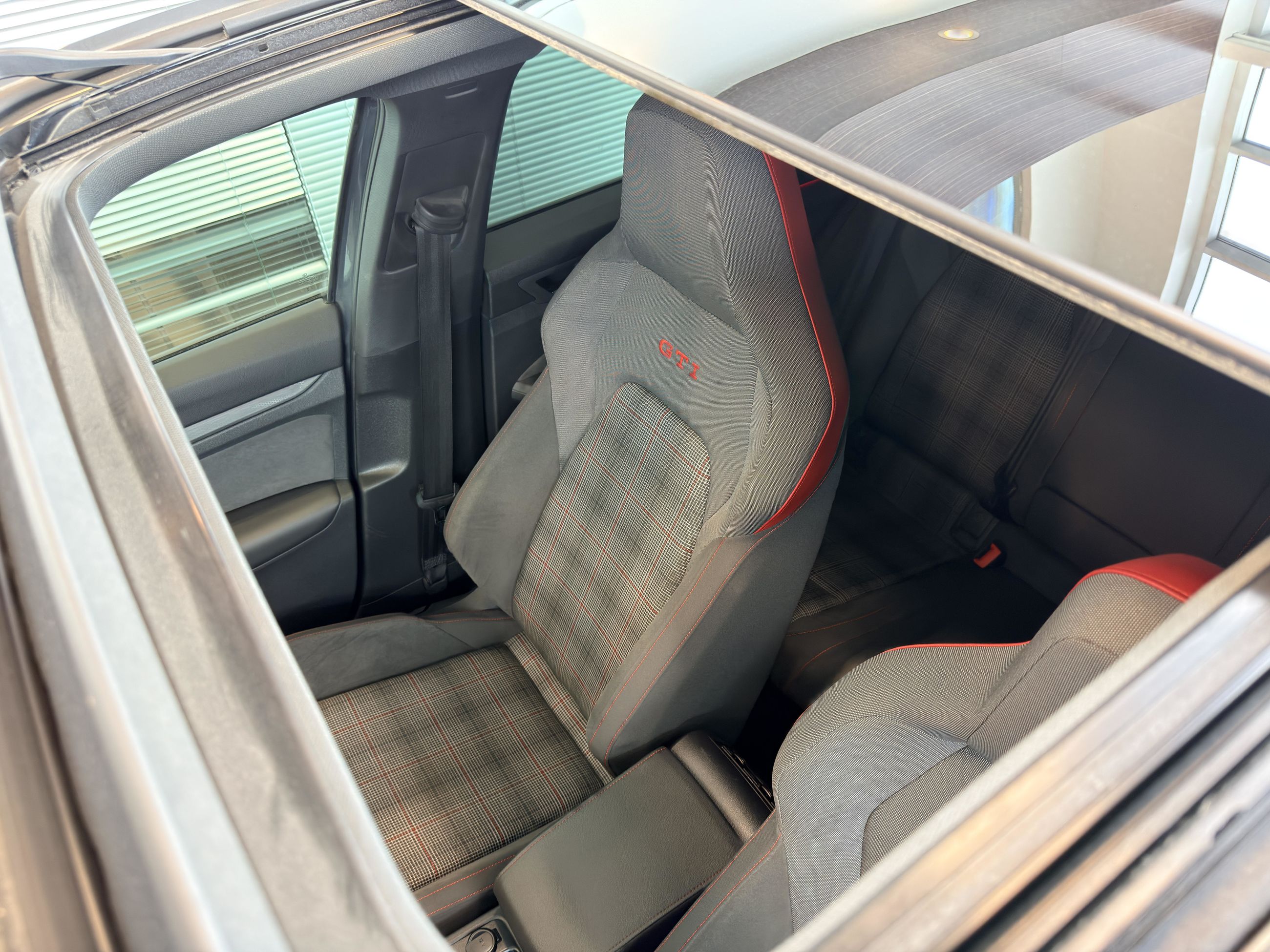 Volkswagen Golf GTI 380 Autobahn 2024-14