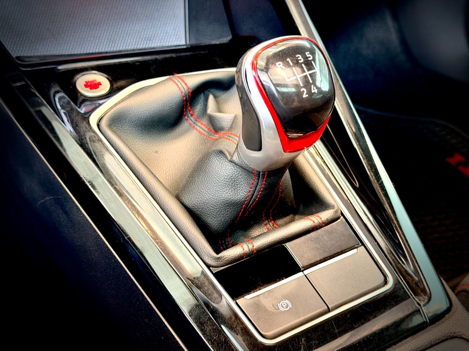 Volkswagen Golf GTI 380 Autobahn 2024-28