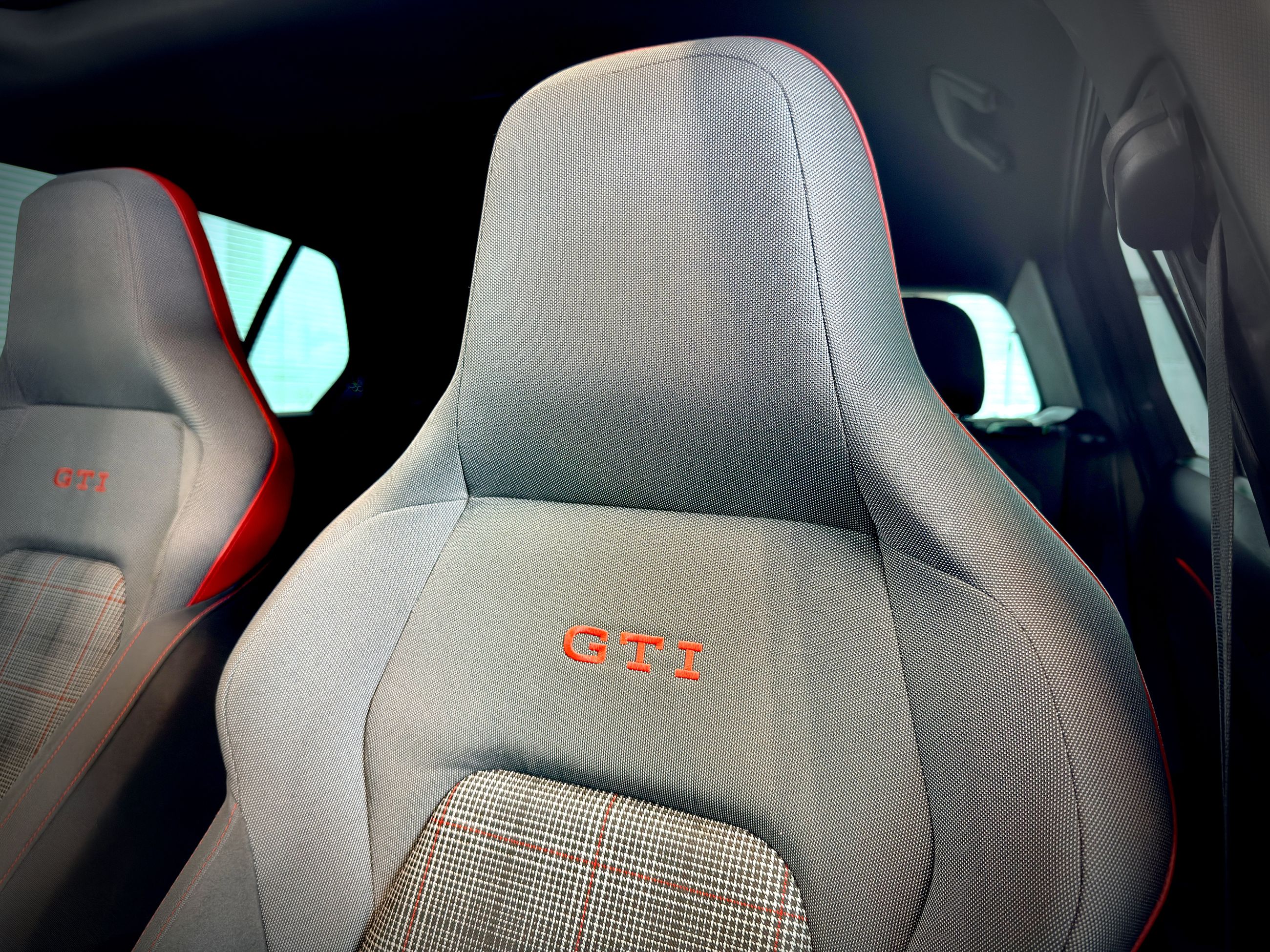 Volkswagen Golf GTI 380 Autobahn 2024-15