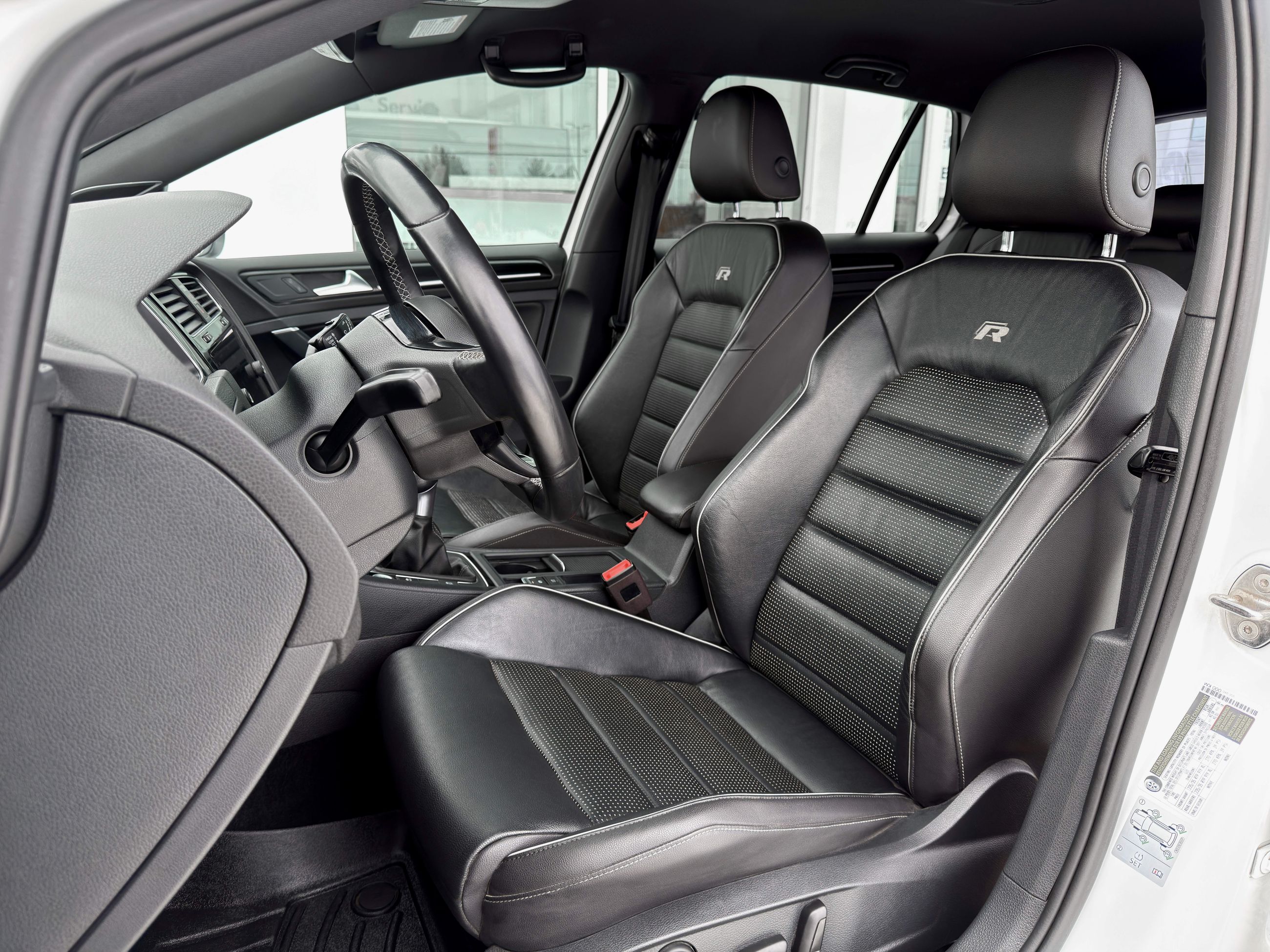 Volkswagen Golf R  2019-15