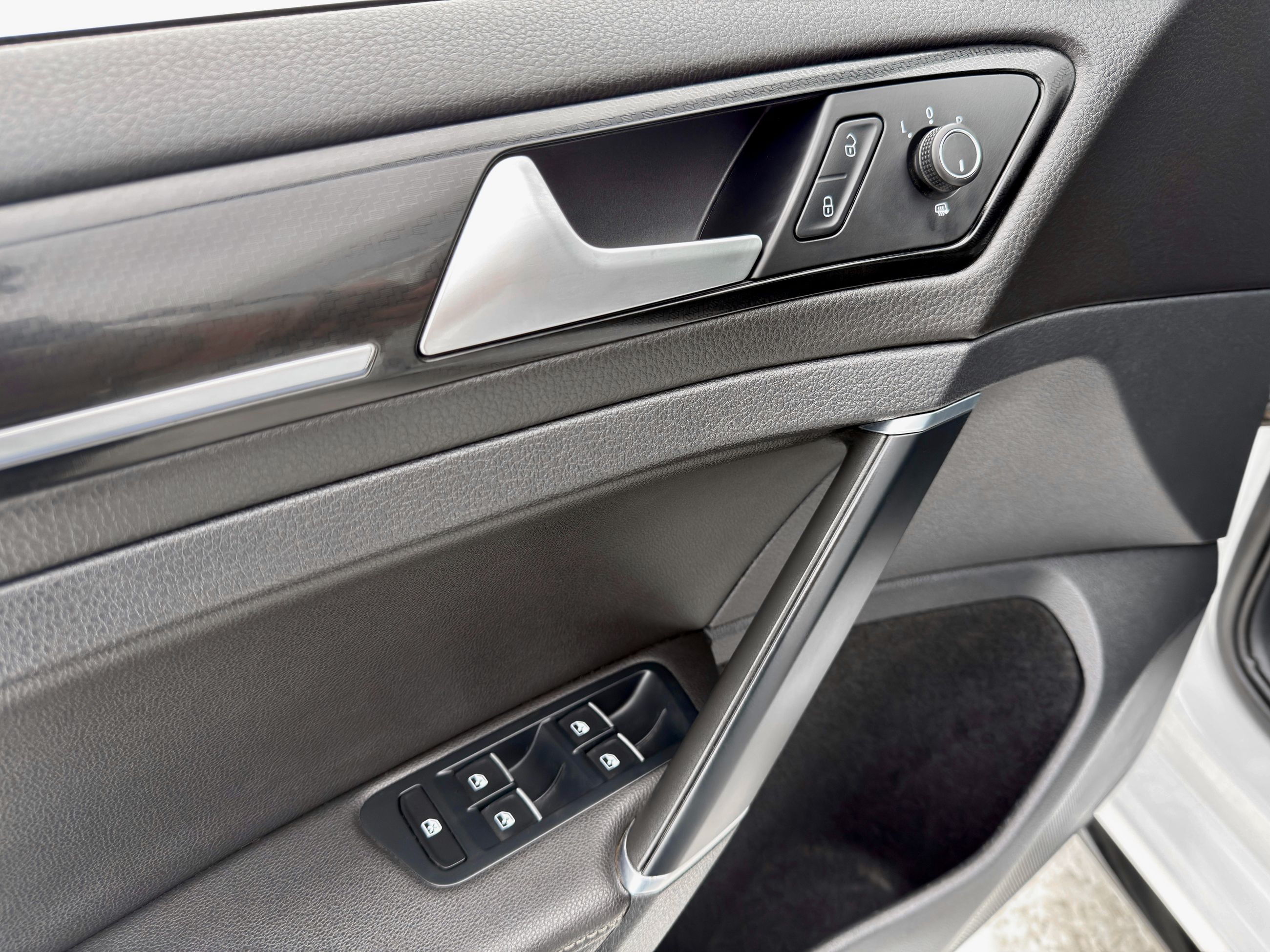 Volkswagen Golf R  2019-30