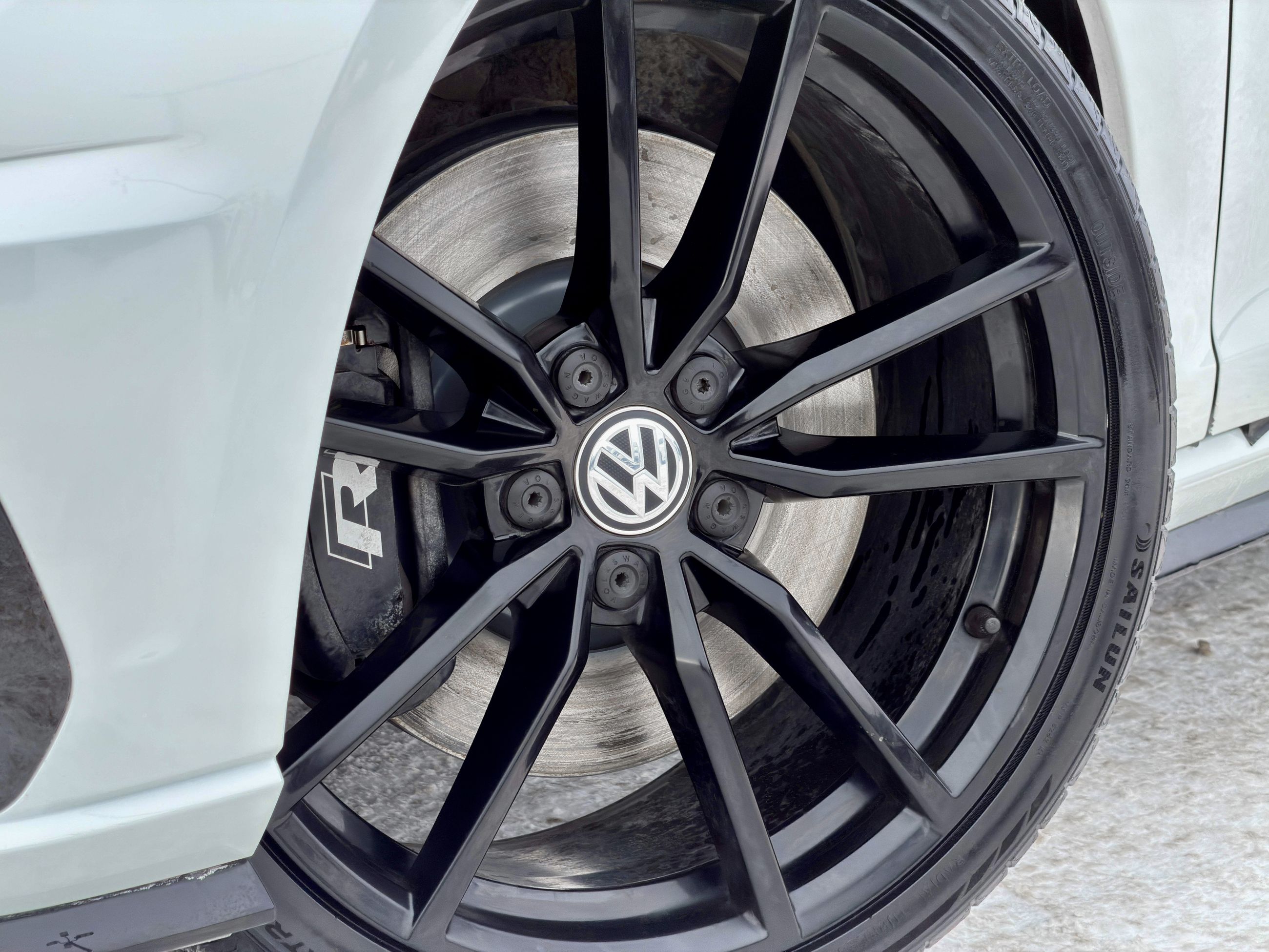 Volkswagen Golf R  2019-13