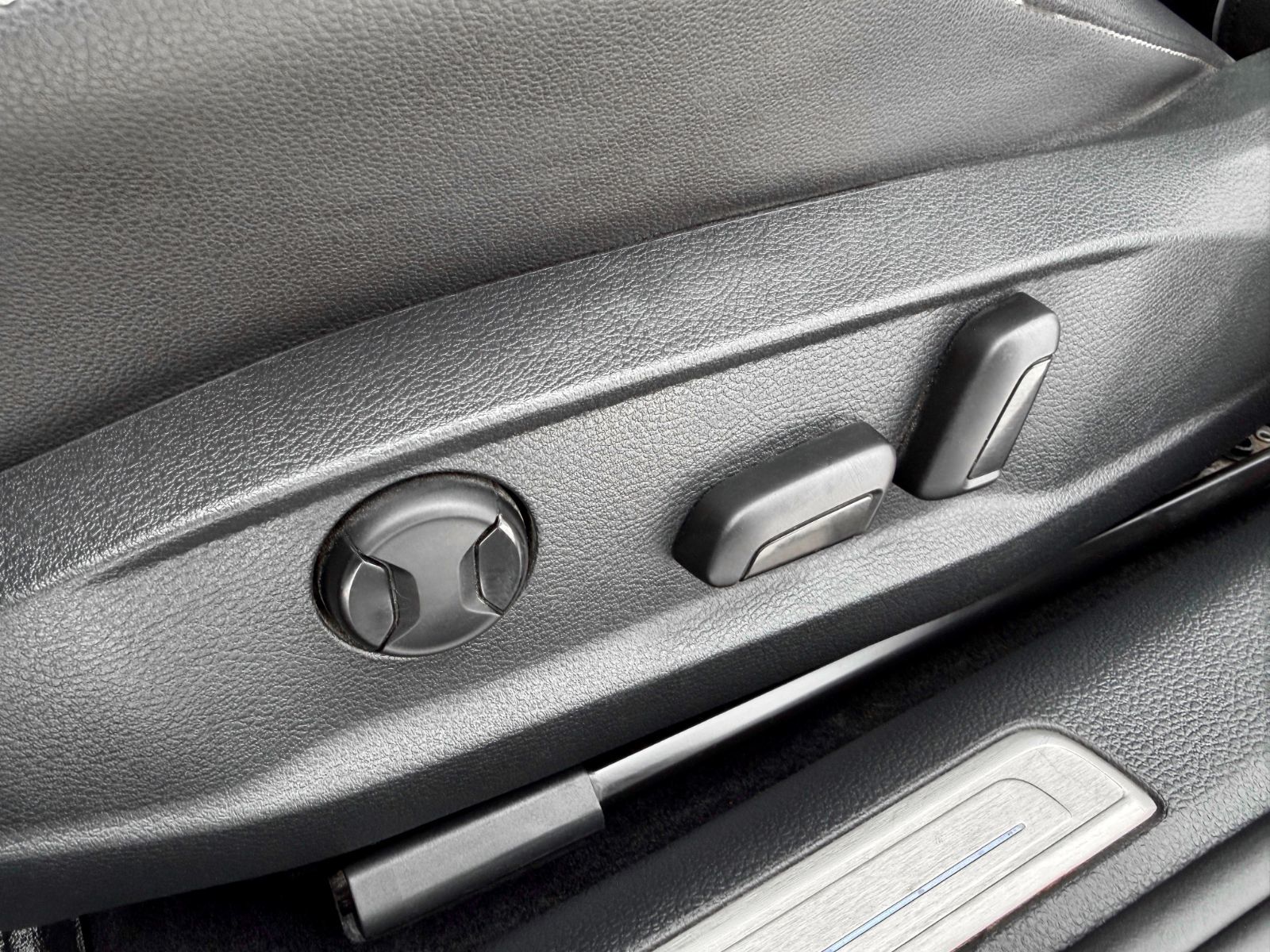 Volkswagen Golf R  2019-29