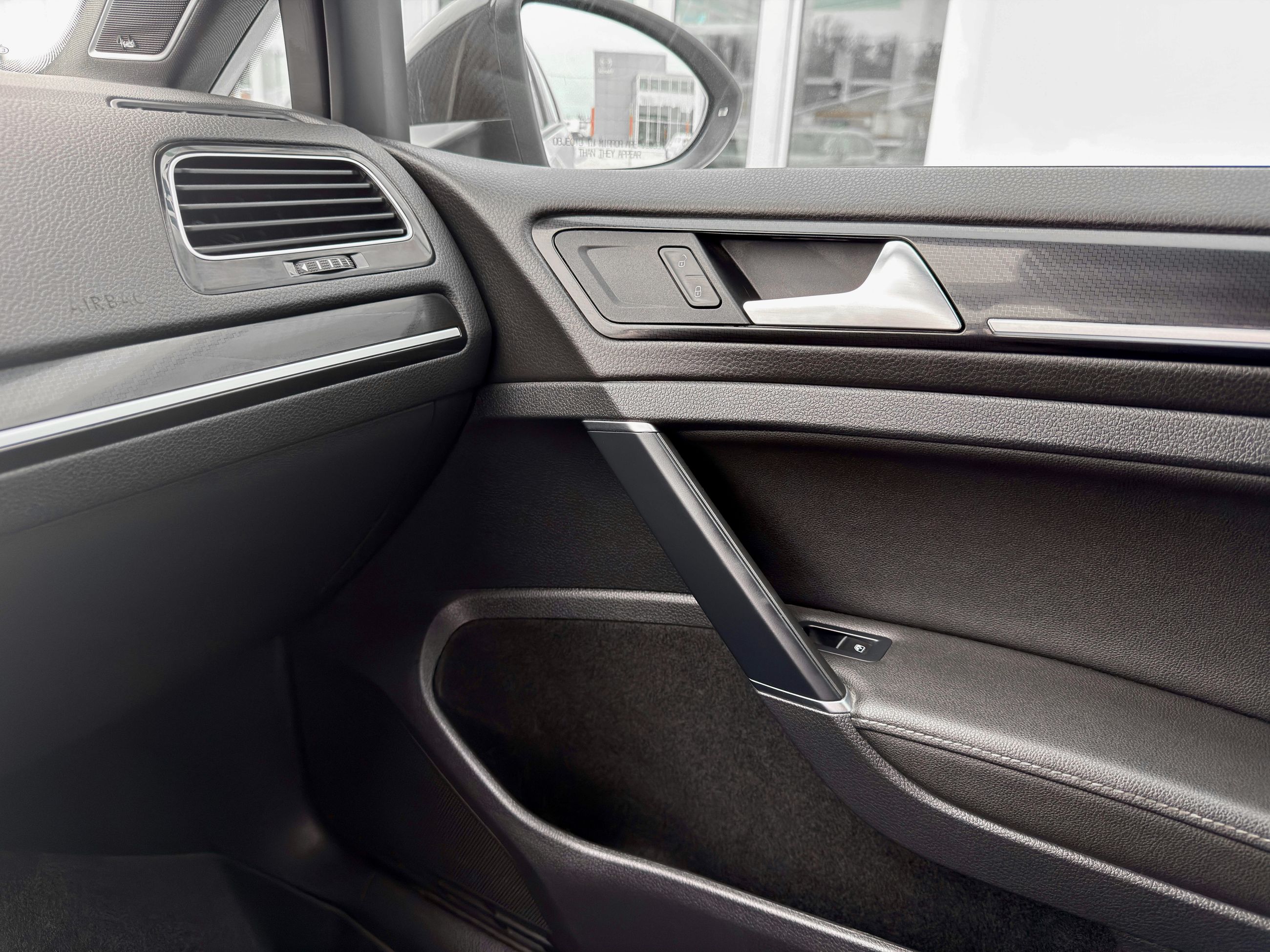 Volkswagen Golf R  2019-31