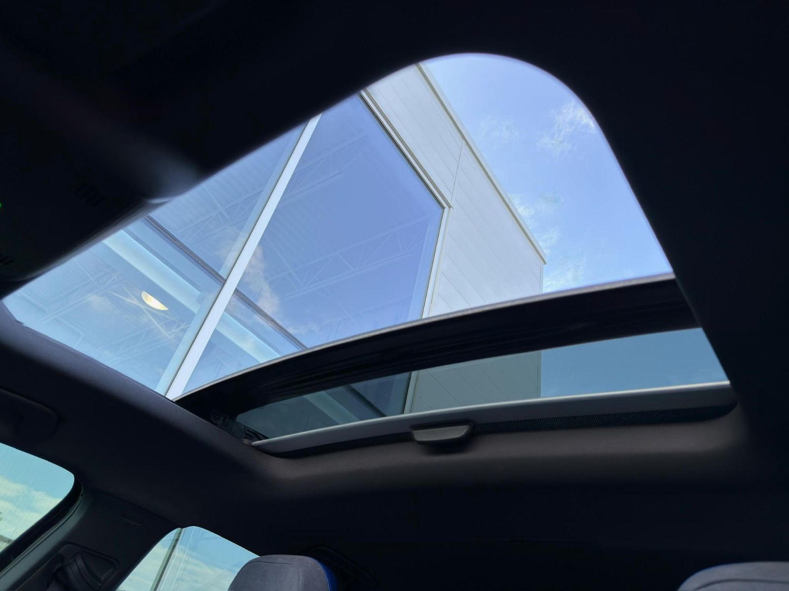 Volkswagen Golf R Black Edition 2025-20