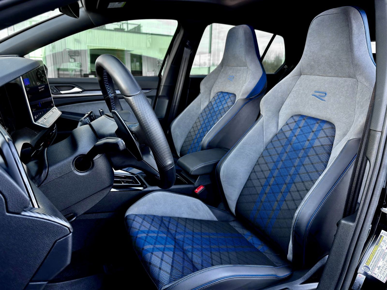 Volkswagen Golf R Black Edition 2025-22