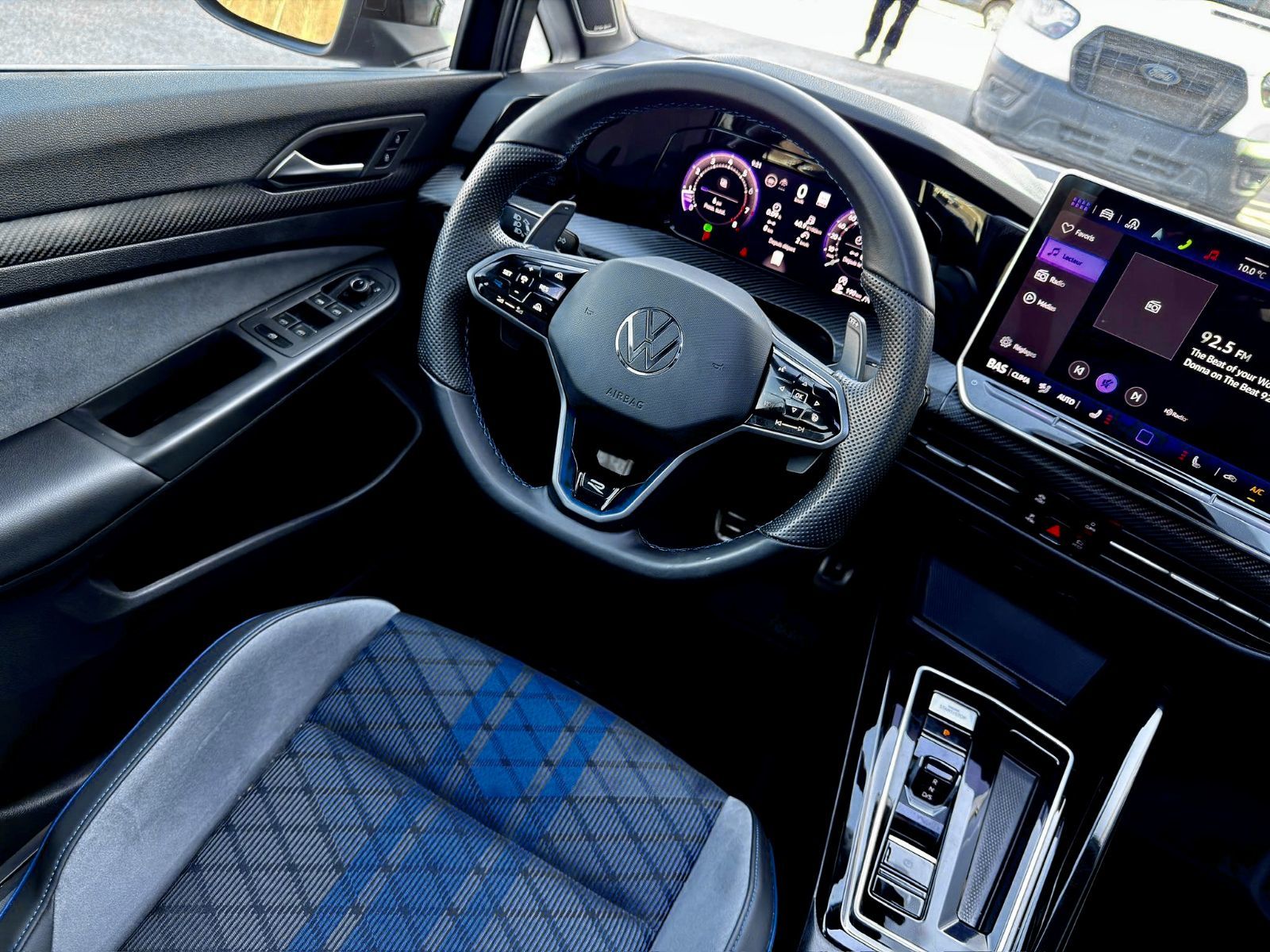 Volkswagen Golf R Black Edition 2025-24