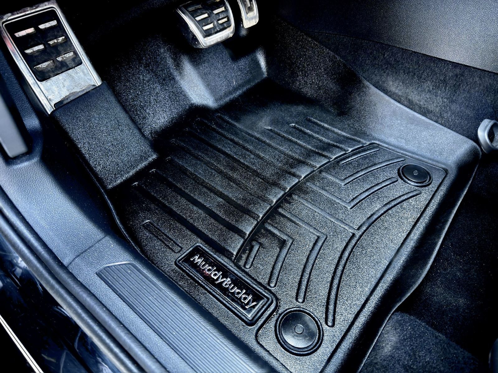 Volkswagen Golf R Black Edition 2025-35