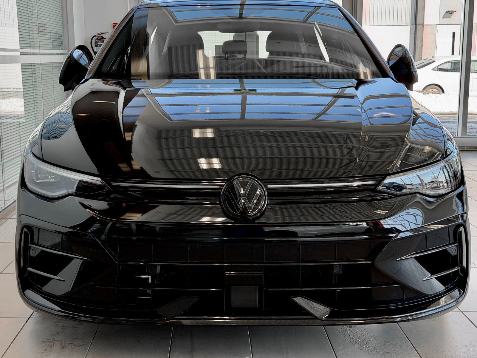 Volkswagen Golf R Black Edition 2025-5