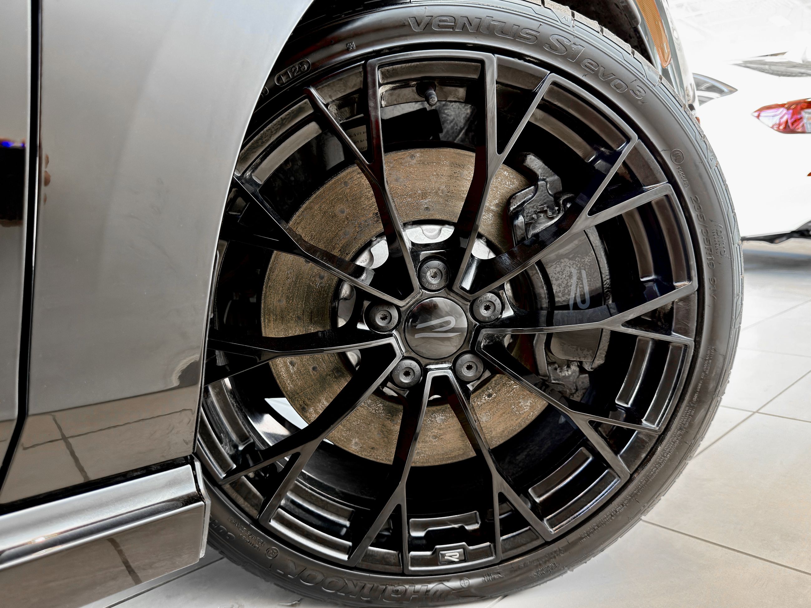 Volkswagen Golf R Black Edition 2025-16