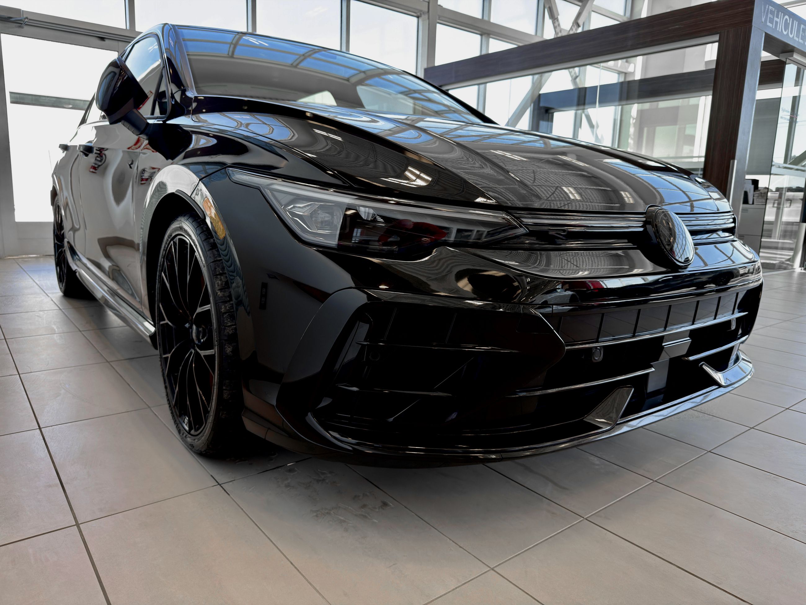 Volkswagen Golf R Black Edition 2025-6