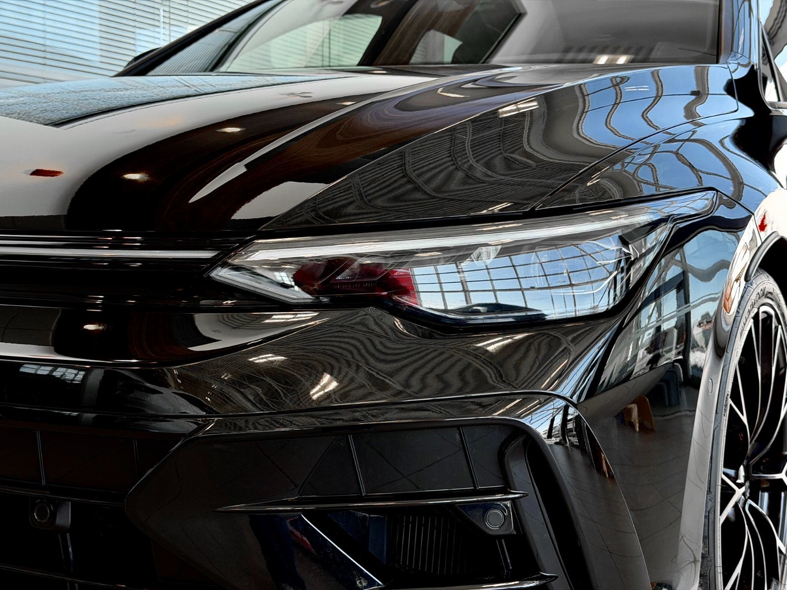 Volkswagen Golf R Black Edition 2025-4