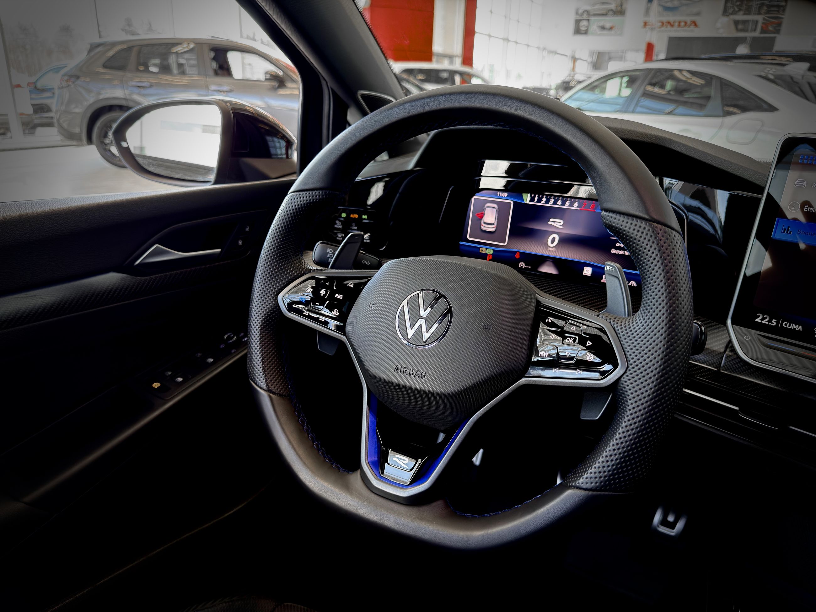 Volkswagen Golf R Black Edition 2025-24