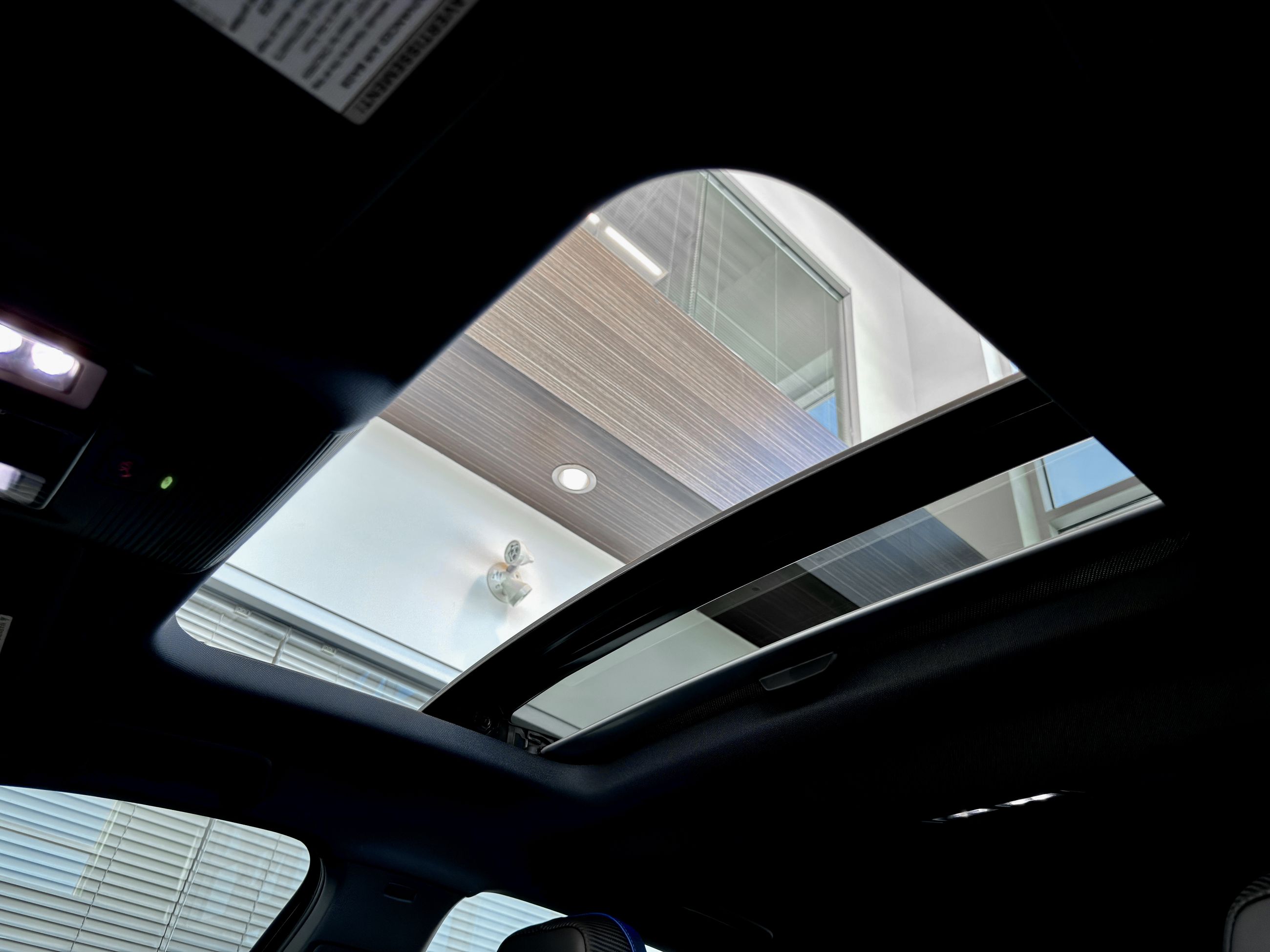 Volkswagen Golf R Black Edition 2025-19