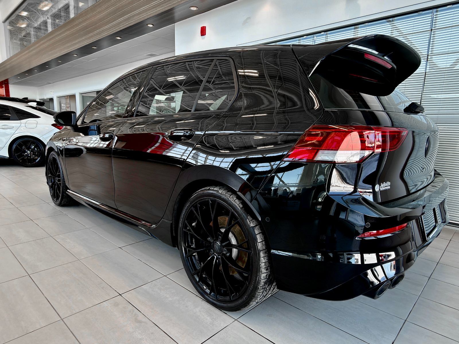 Volkswagen Golf R Black Edition 2025-9