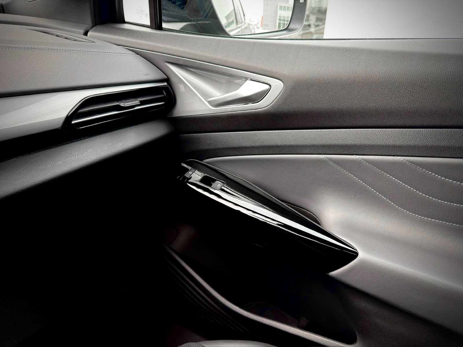 Volkswagen ID.4 Pro S AWD 2023-27