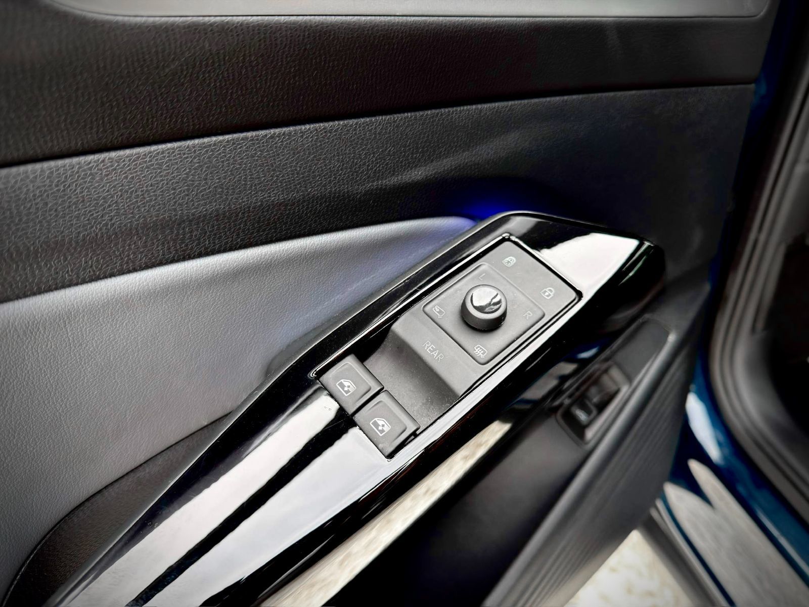 Volkswagen ID.4 Pro S AWD 2023-28