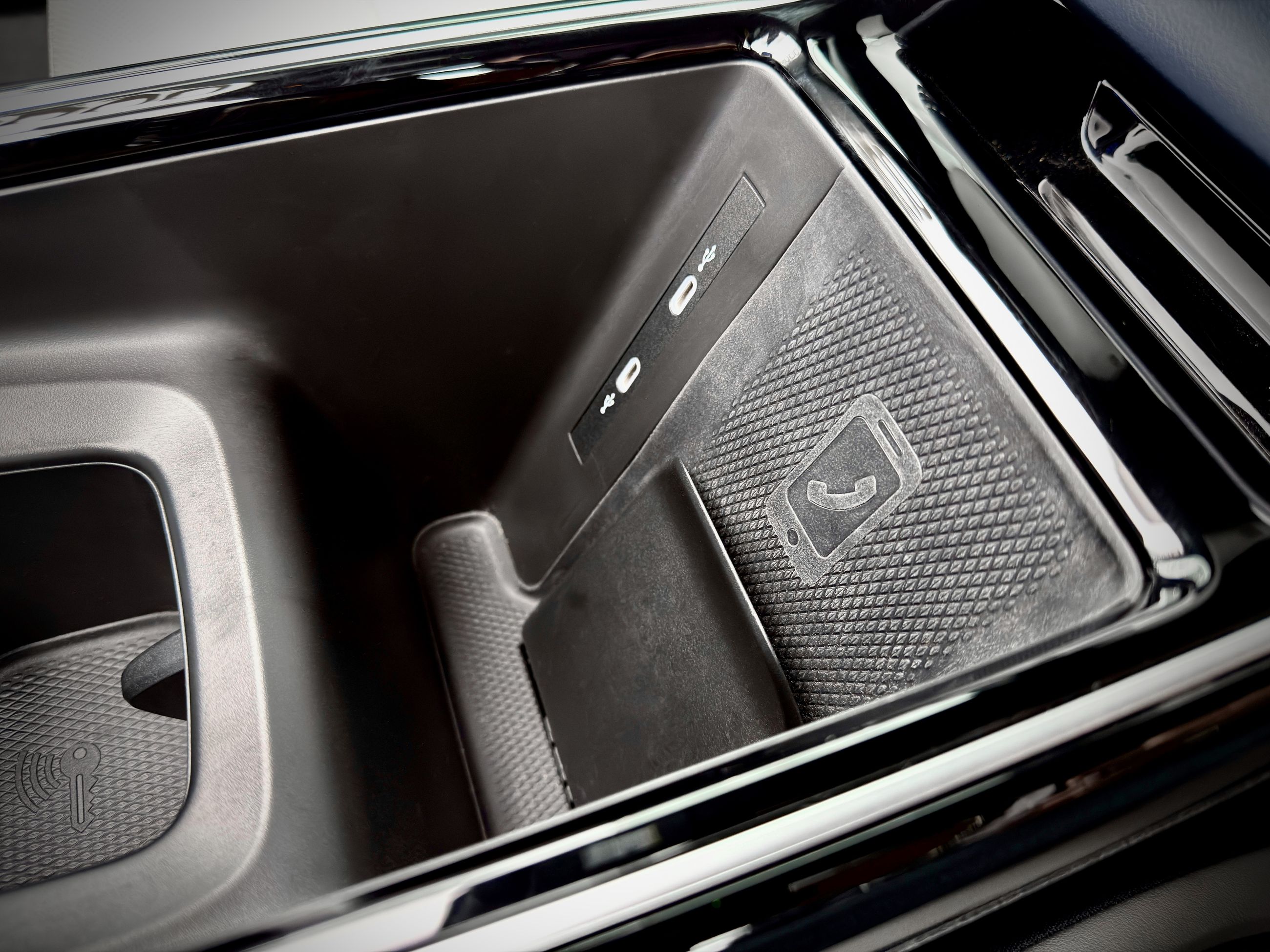 2023 Volkswagen ID.4 Pro-25