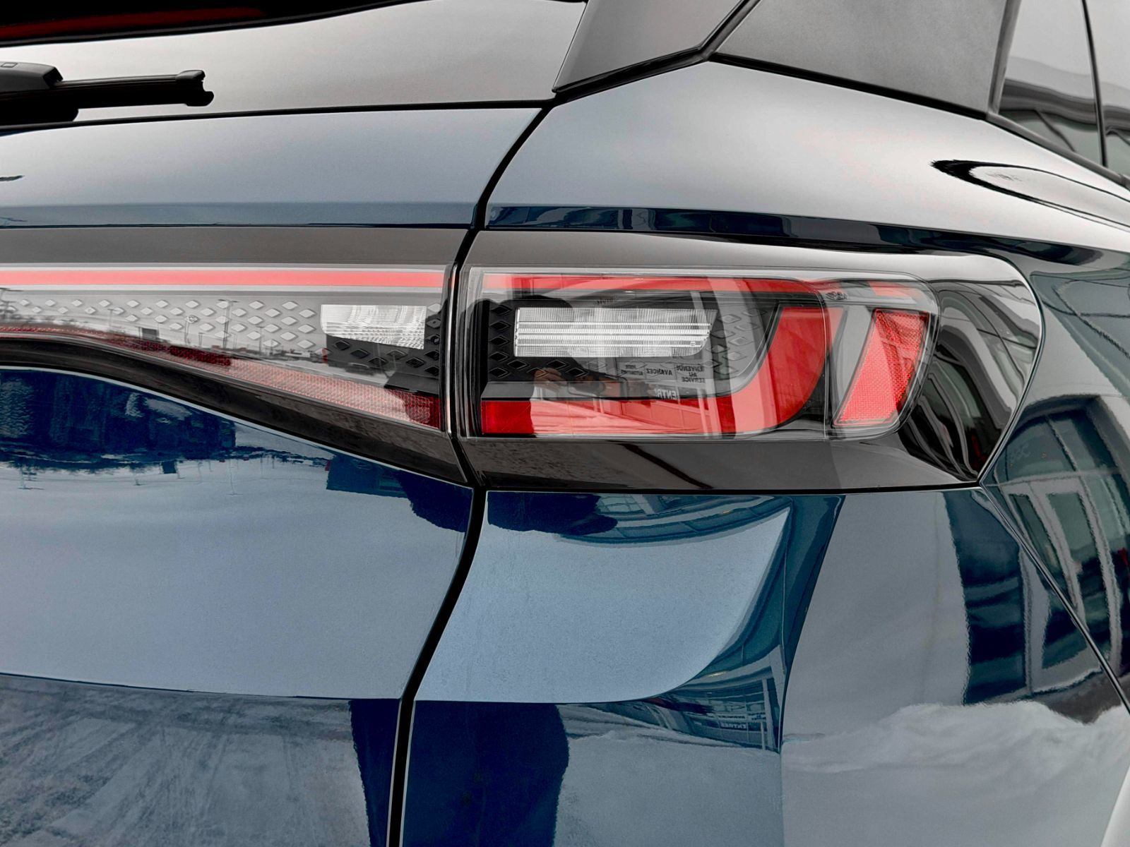 2023 Volkswagen ID.4 Pro-9