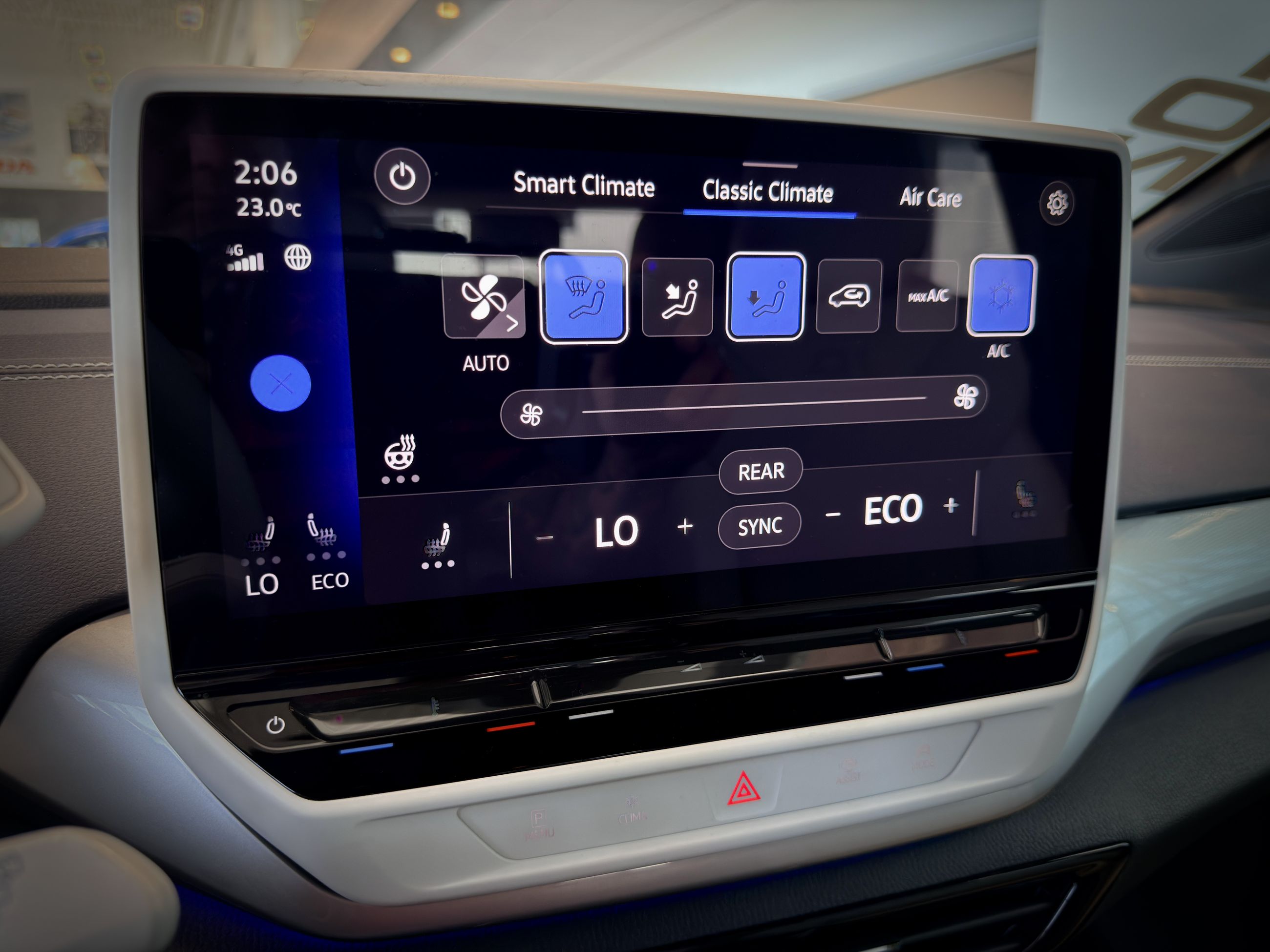 2023 Volkswagen ID.4 Pro S AWD-31