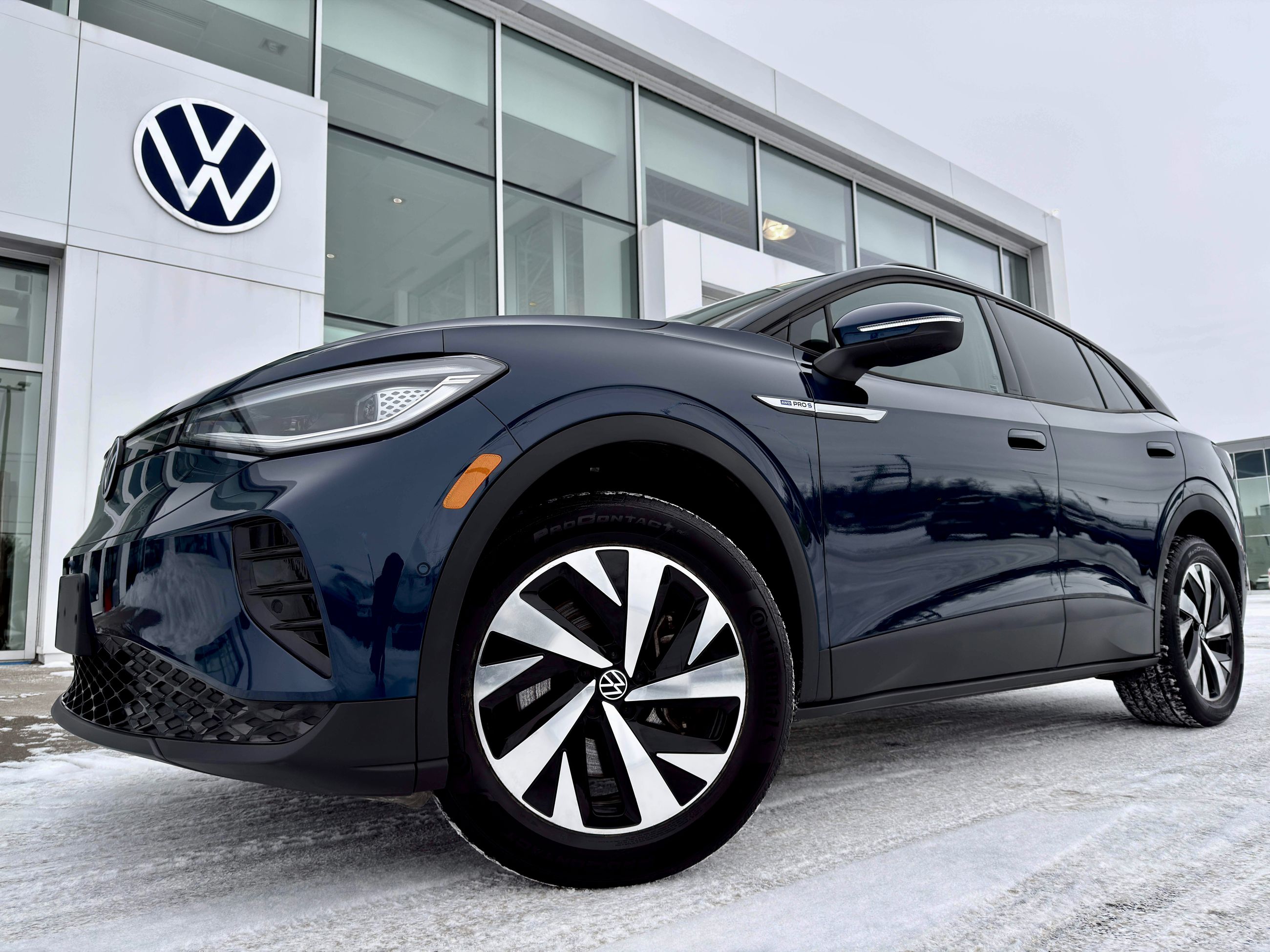 2023 Volkswagen ID.4 Pro-2