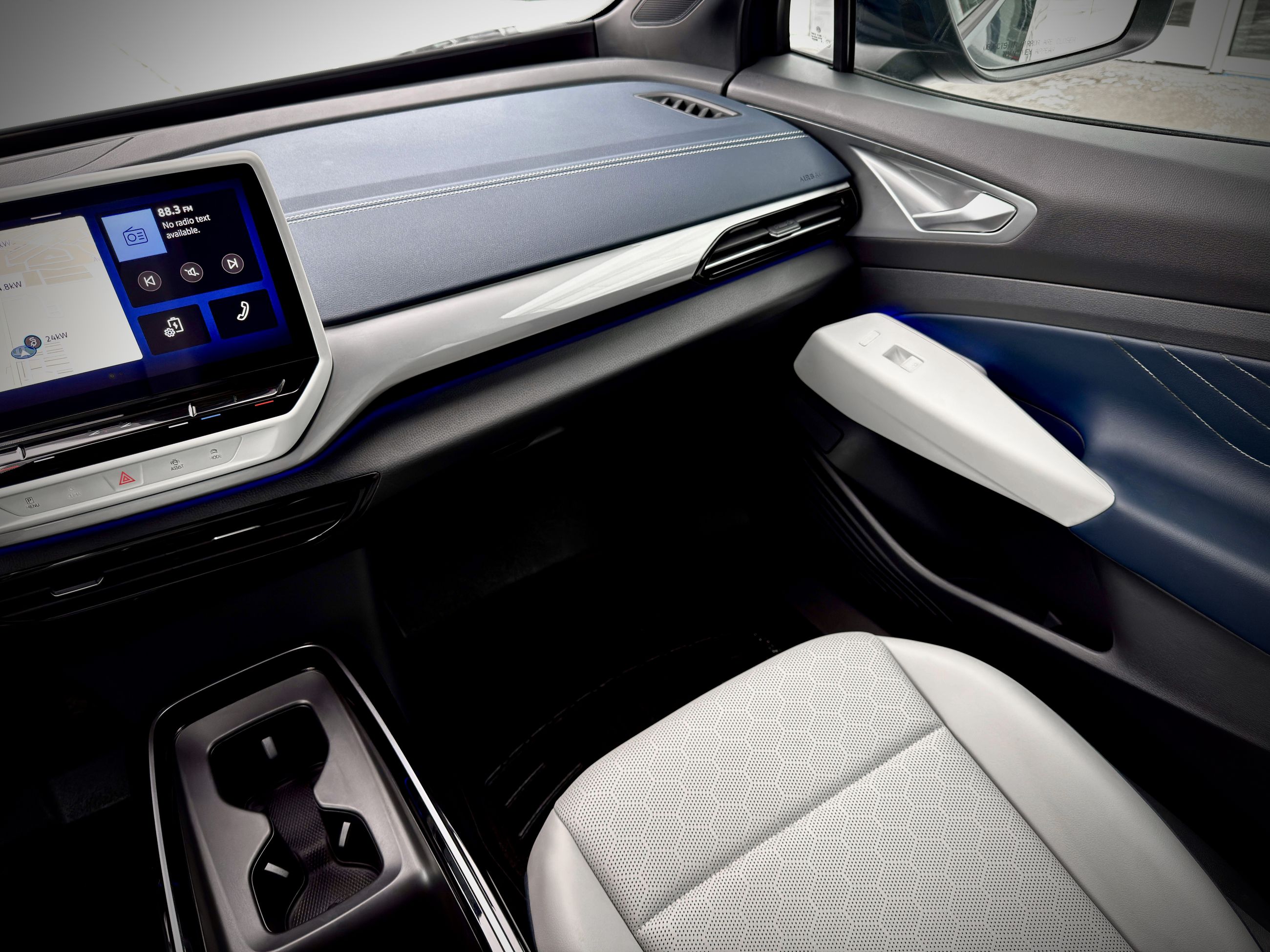 2023 Volkswagen ID.4 Pro-18