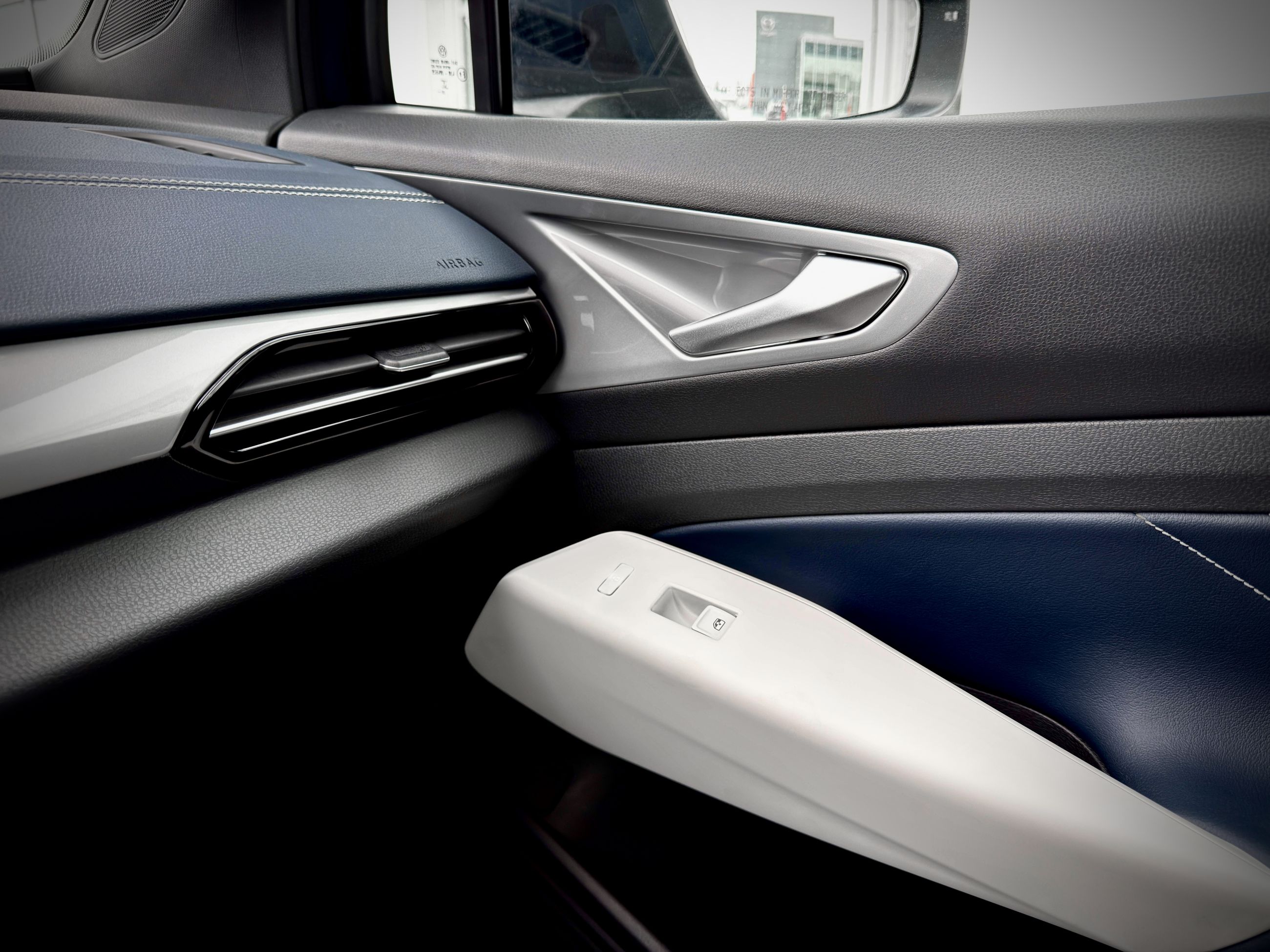 2023 Volkswagen ID.4 Pro-26