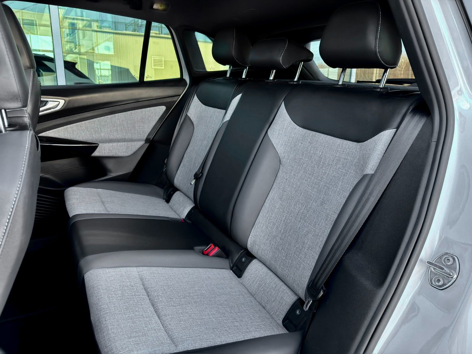 Volkswagen ID.4 Pro 2024-16