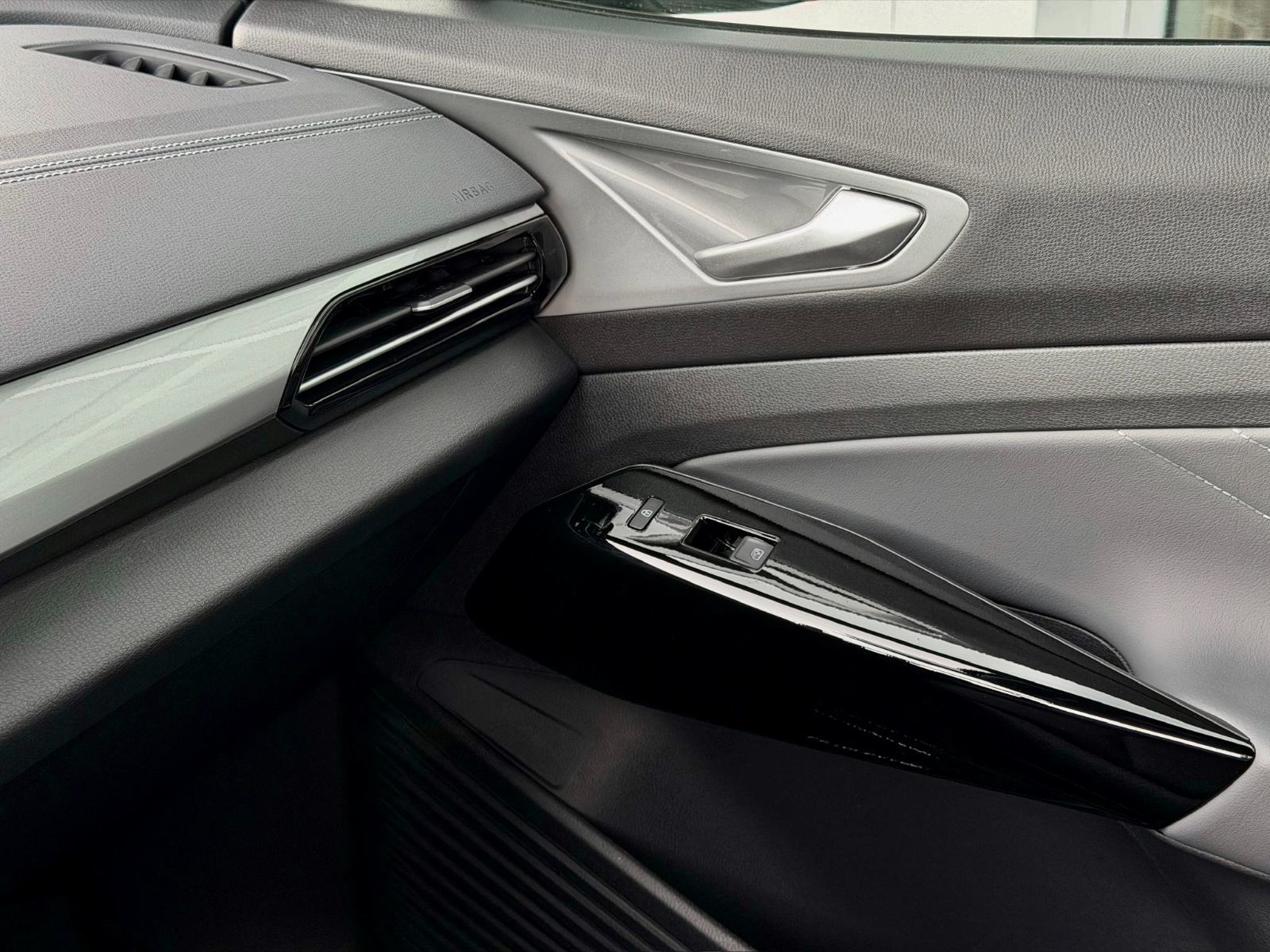 Volkswagen ID.4 Pro S 2025-28