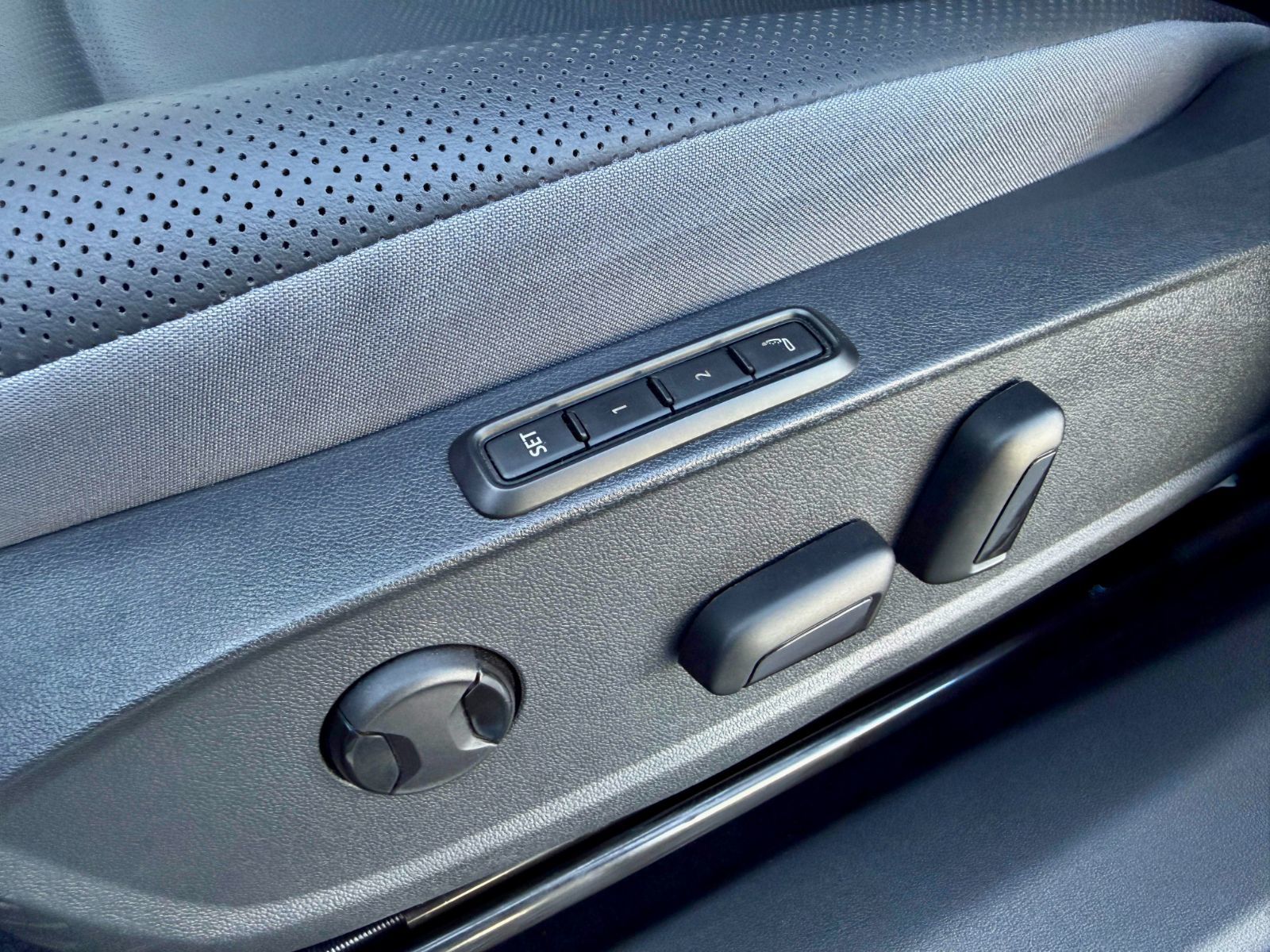 Volkswagen ID.4 Pro S 2025-32