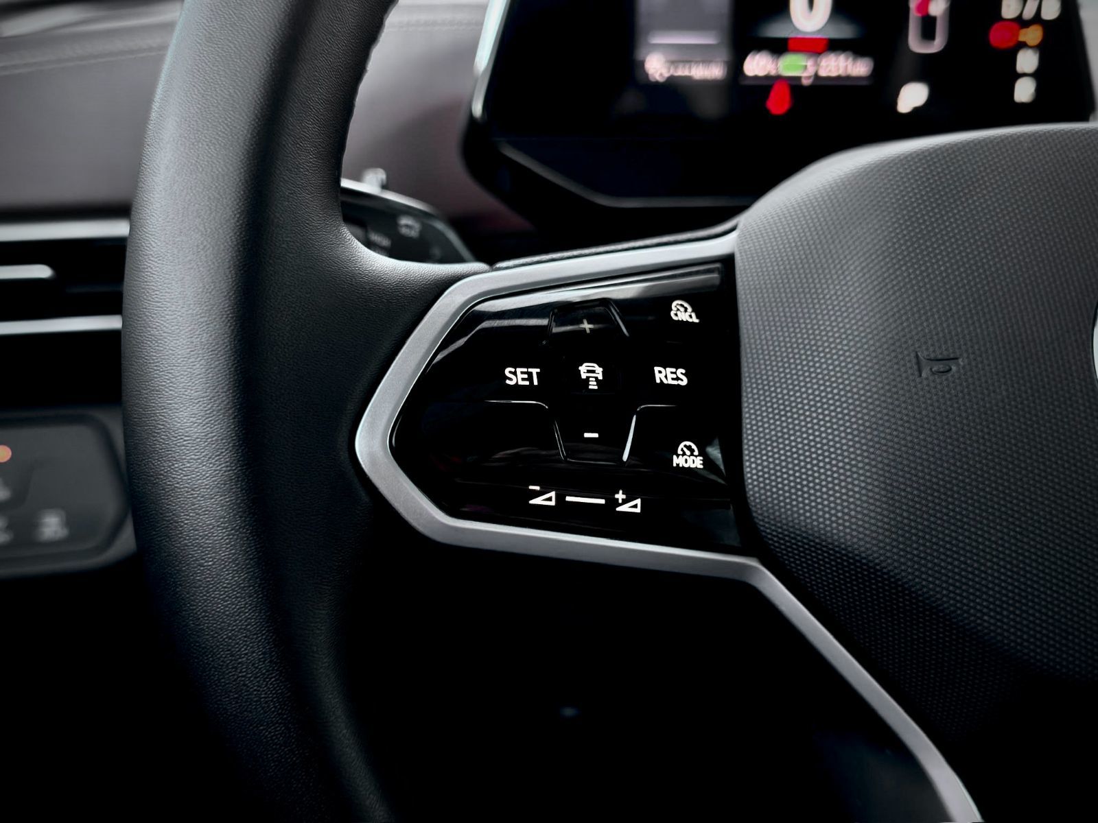 Volkswagen ID.4 Pro 2025-24