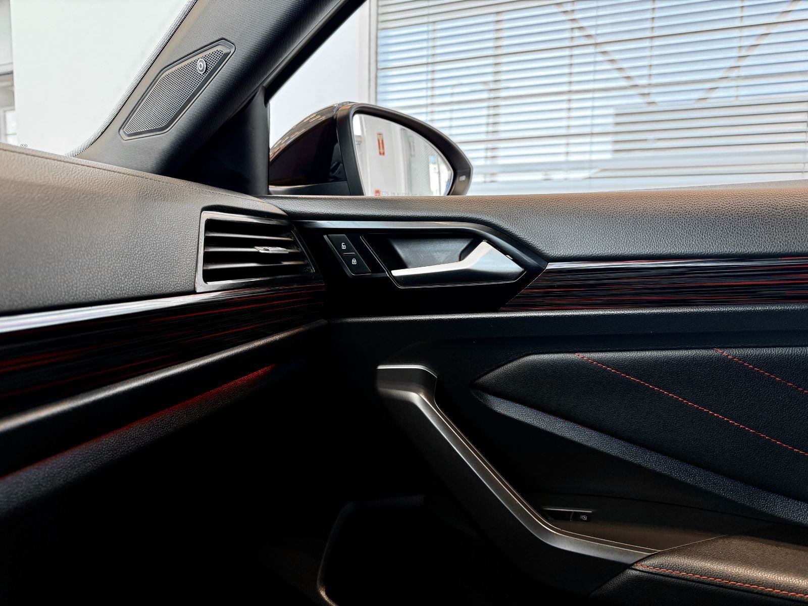 2022 Volkswagen Jetta GLI-31