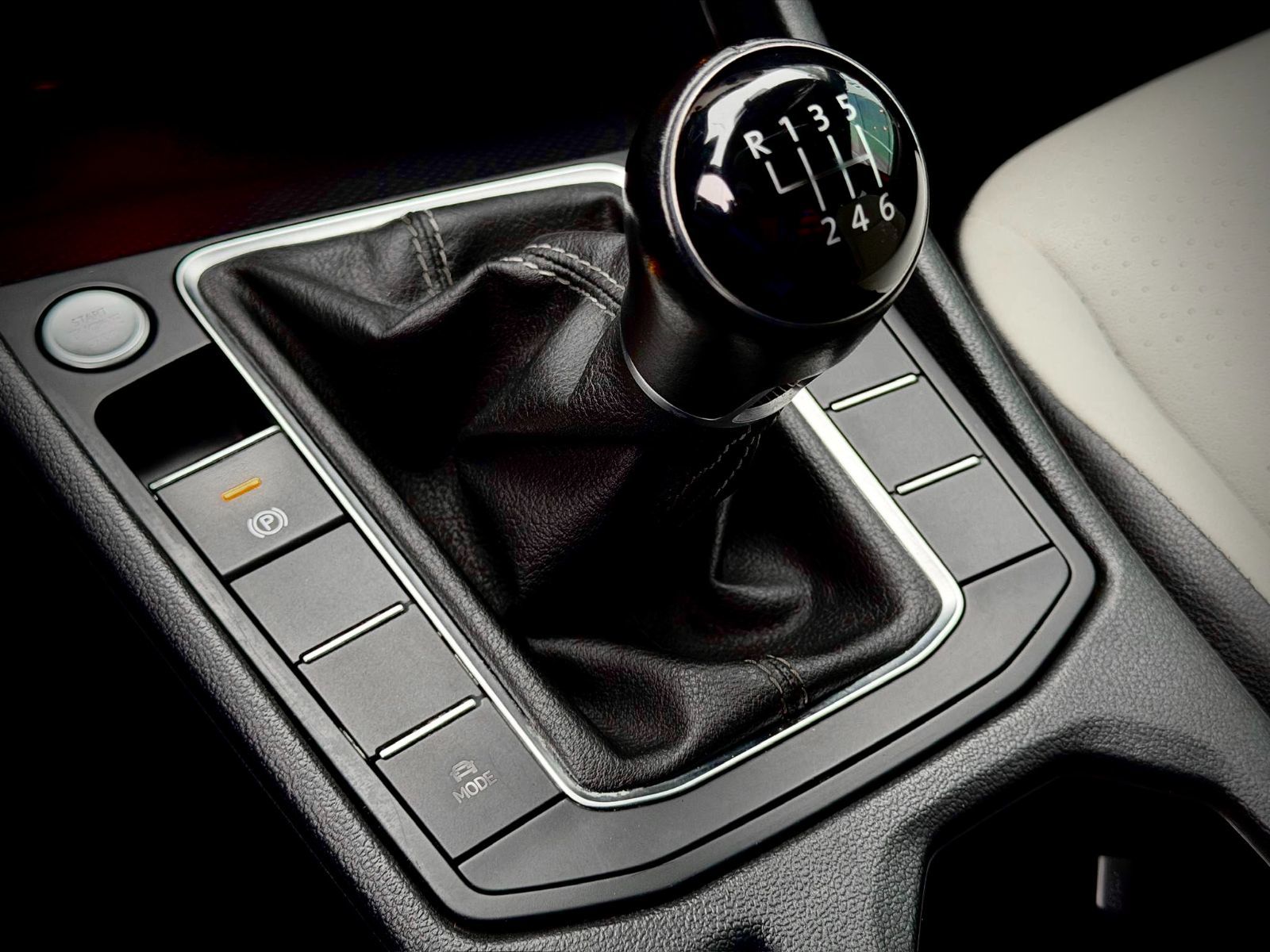 Volkswagen Jetta Highline 2019-31