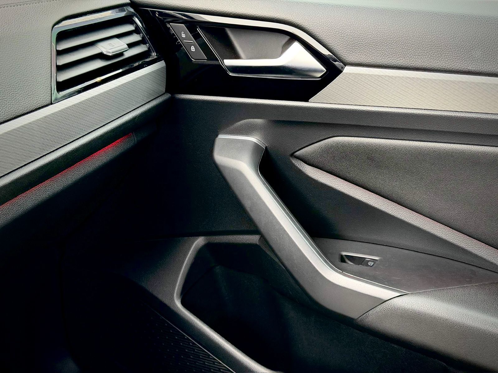 Volkswagen Jetta Highline 2019-32