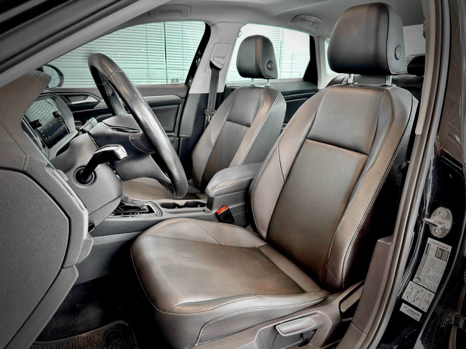 2019 Volkswagen Jetta Highline-17