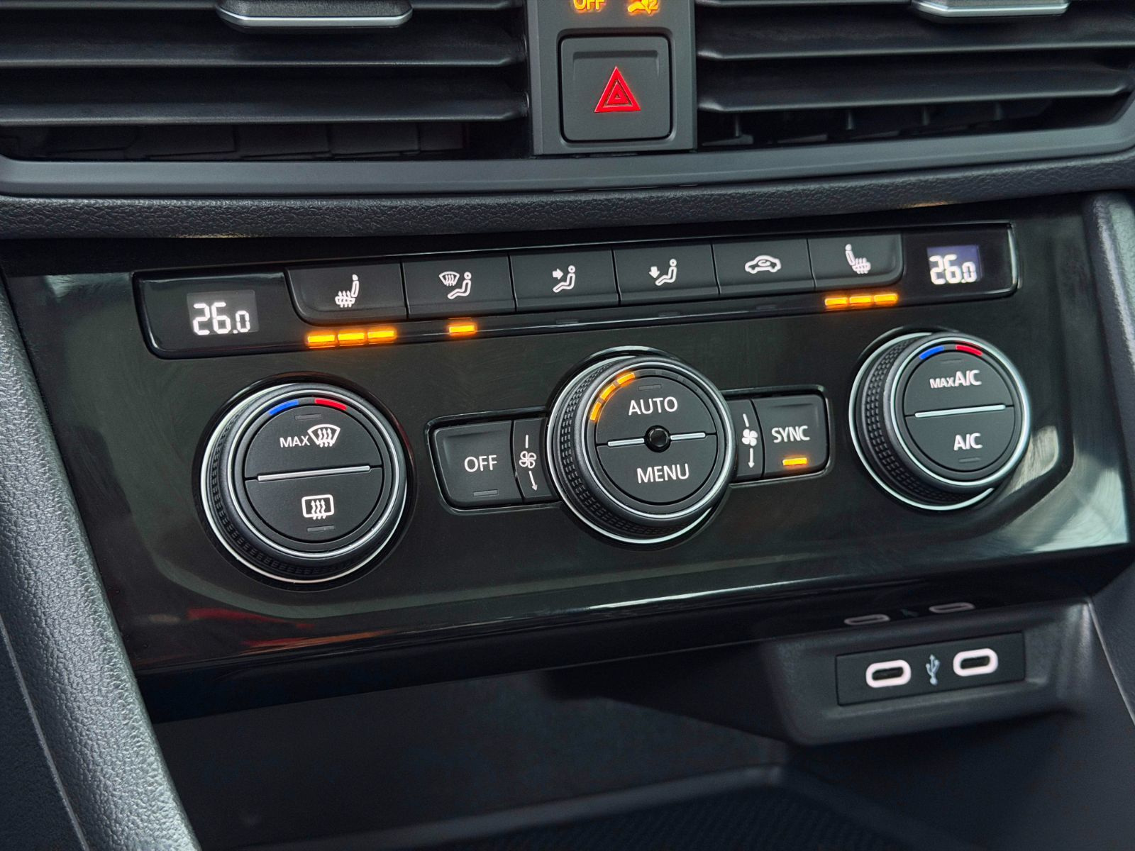 Volkswagen Jetta Highline 2021-28