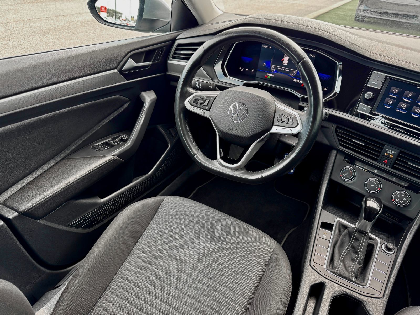 Volkswagen Jetta Trendline 2022-14