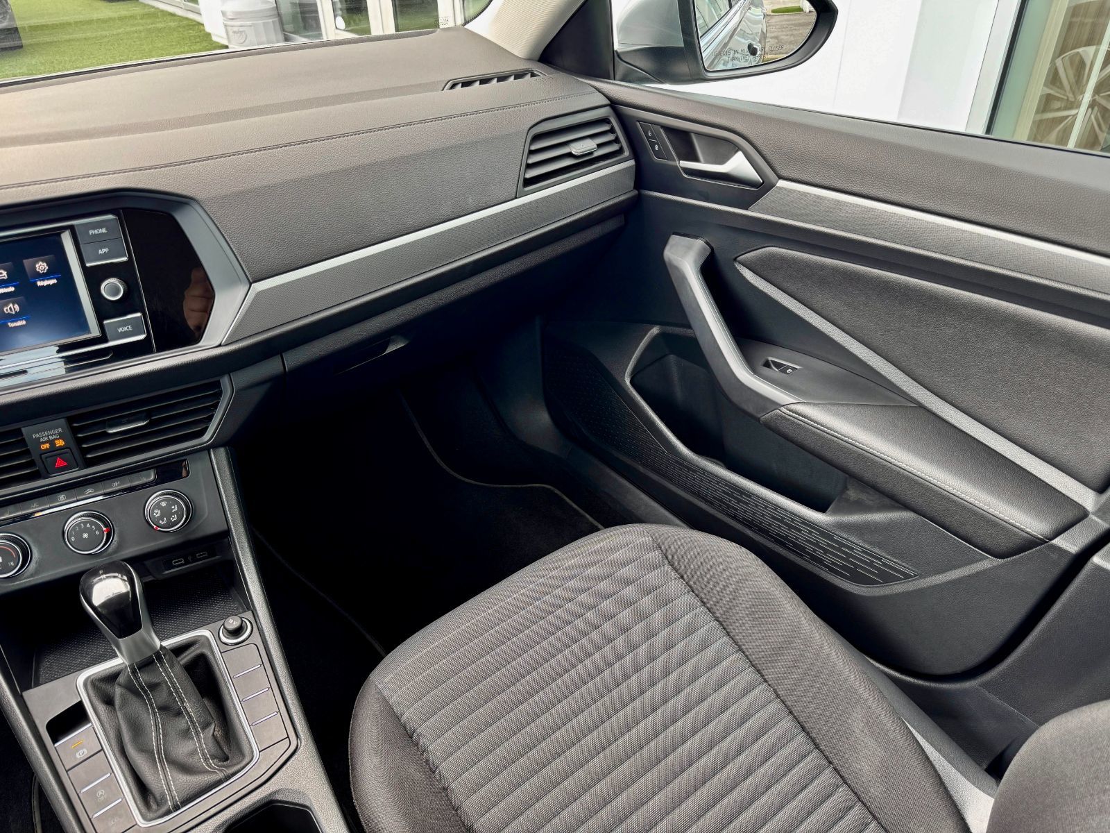 Volkswagen Jetta Trendline 2022-16