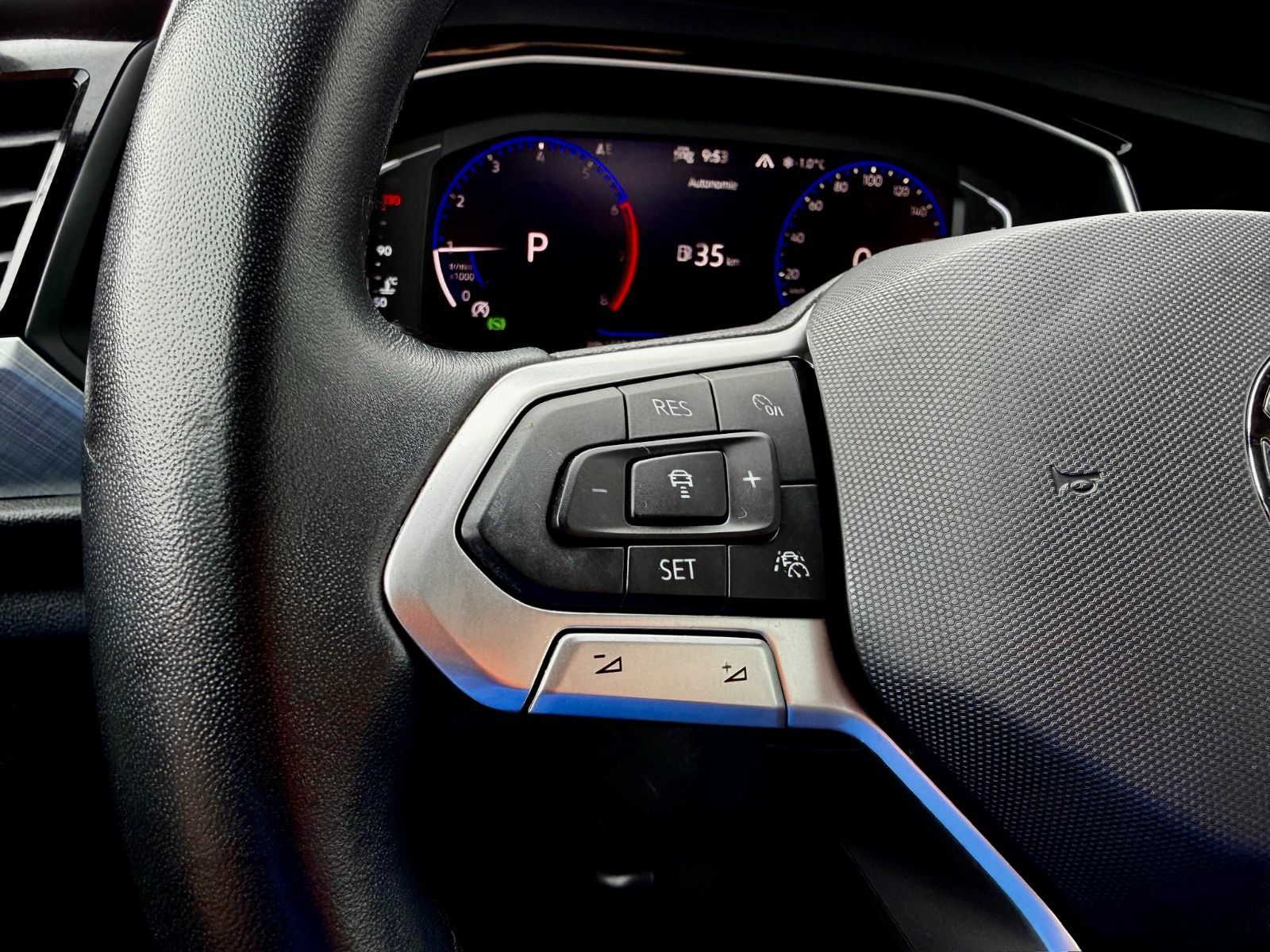 Volkswagen Jetta Comfortline 2022-25