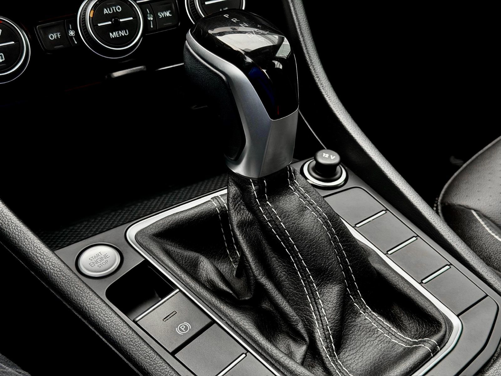 Volkswagen Jetta Comfortline 2022-30