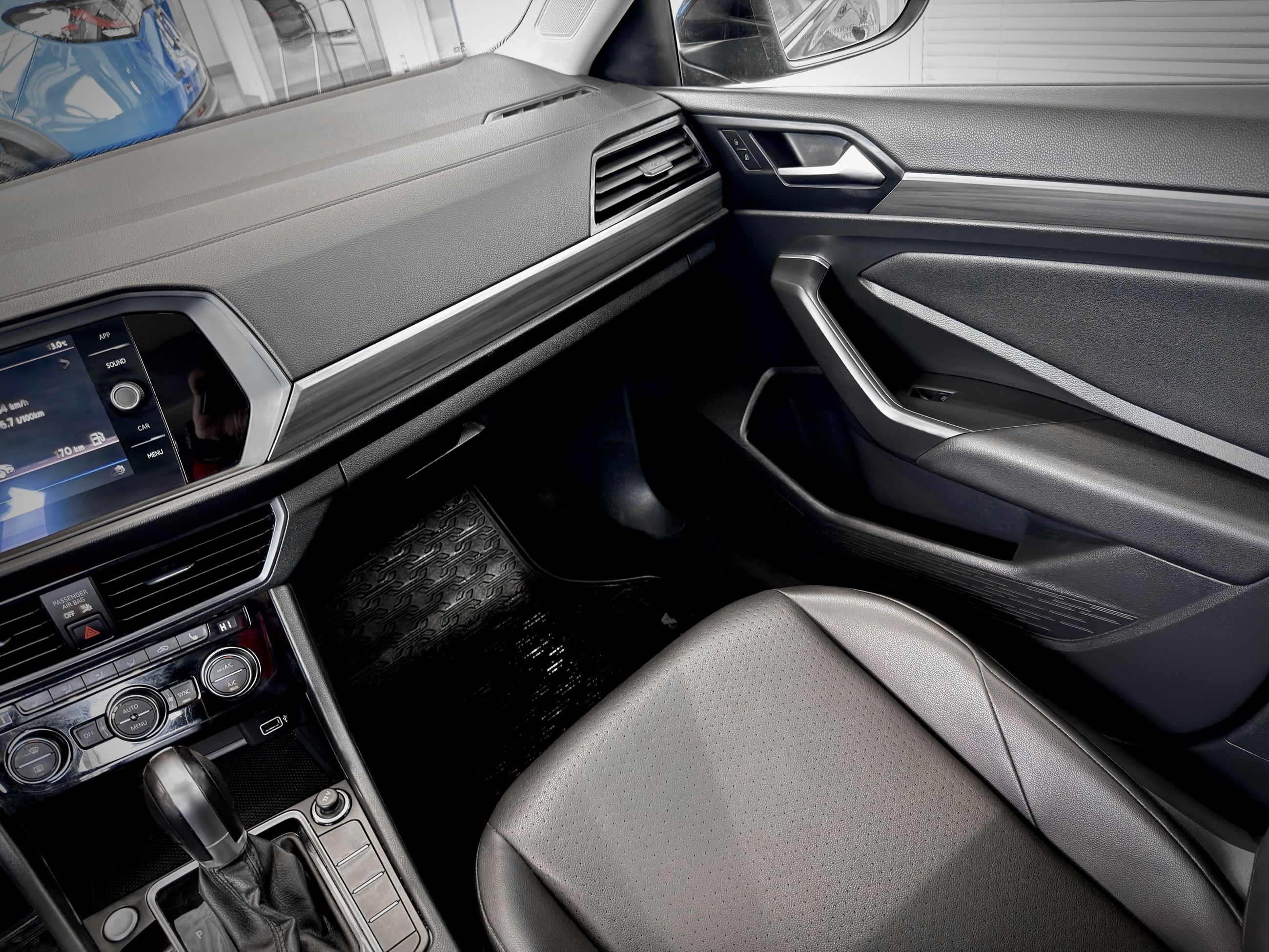Volkswagen Jetta Comfortline 2025-21
