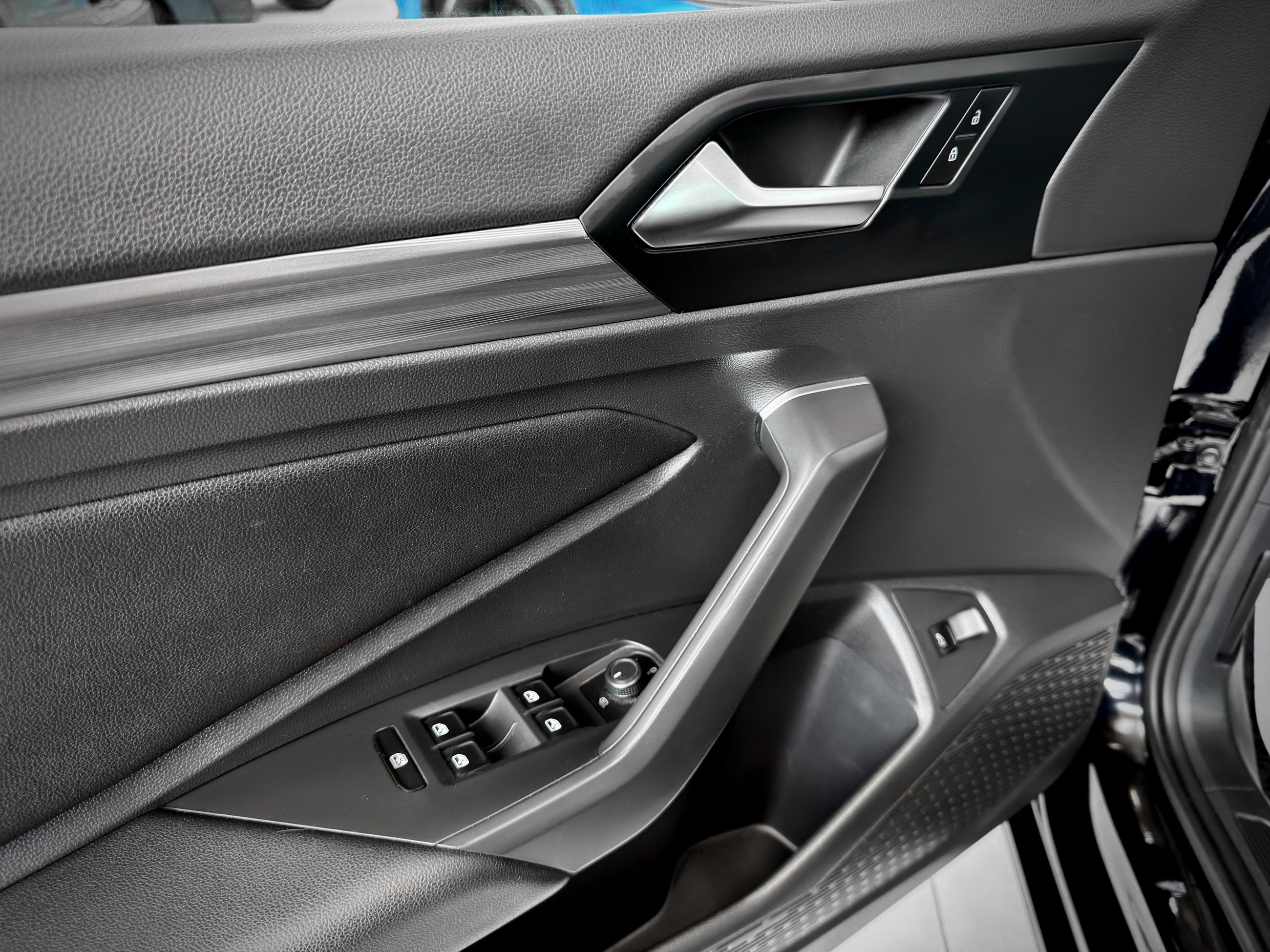 Volkswagen Jetta Comfortline 2025-30