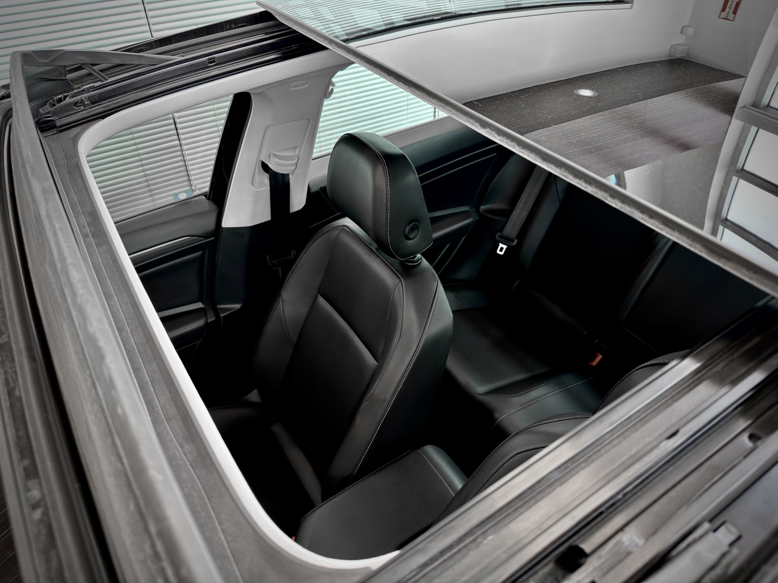 Volkswagen Jetta Comfortline 2025-13