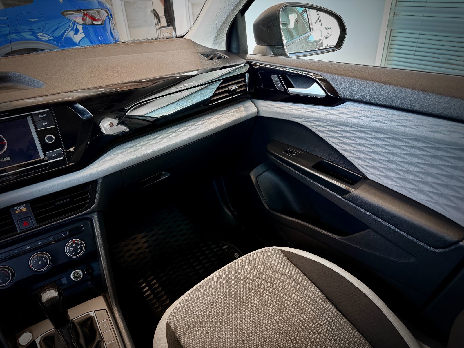 2022 Volkswagen Taos Trendline-24