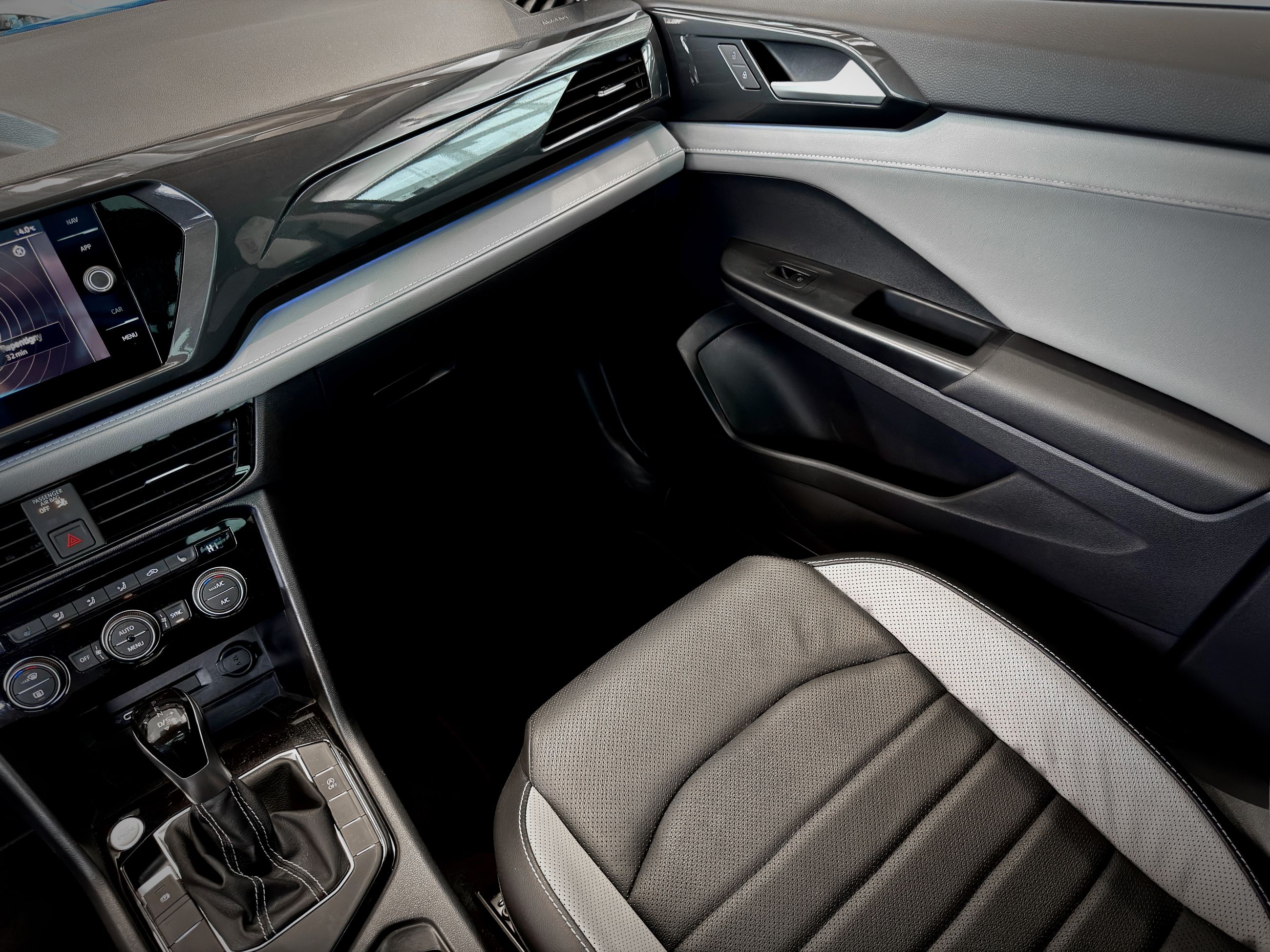 Volkswagen Taos Highline 2023-21